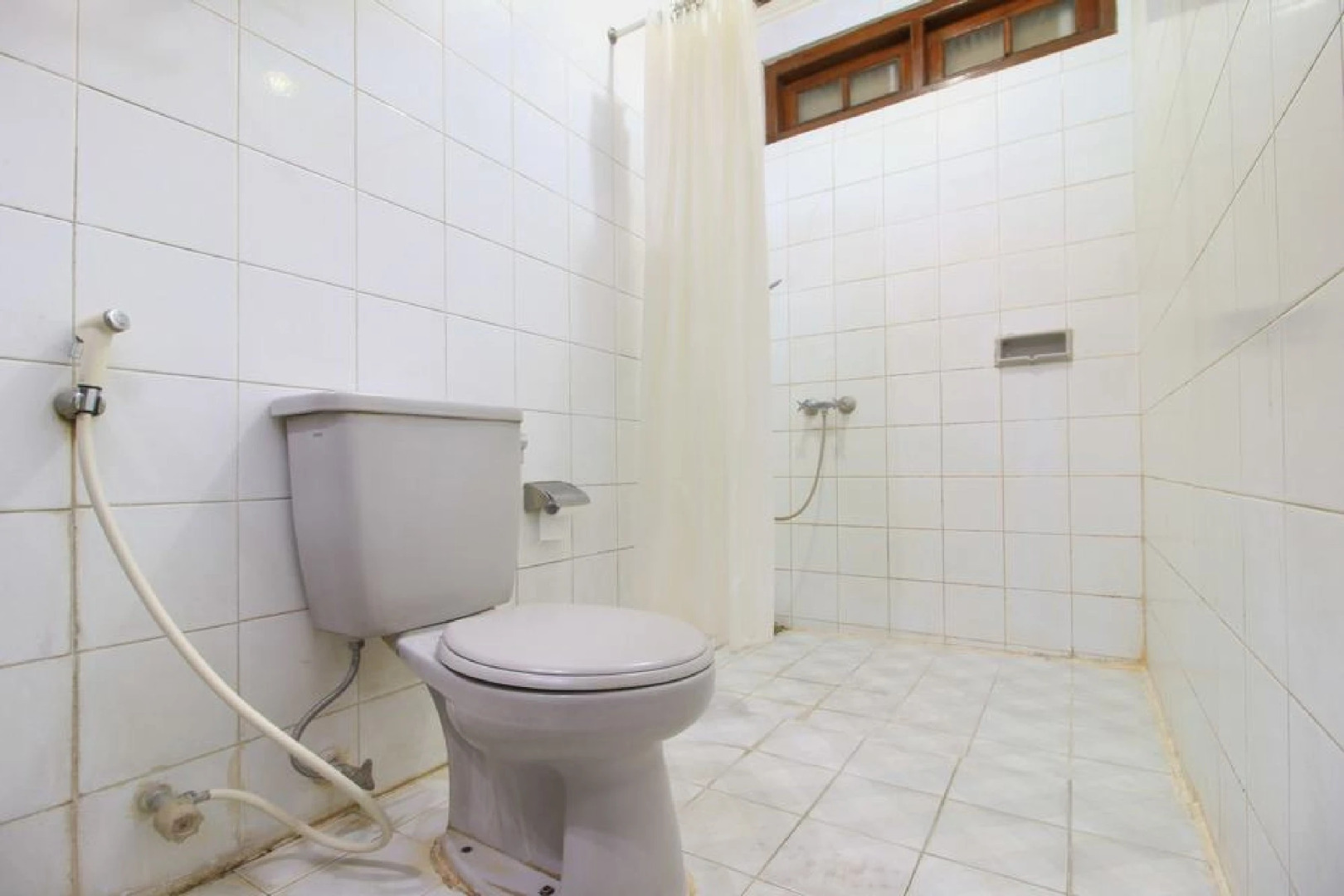 RedDoorz near Klaten Train Station