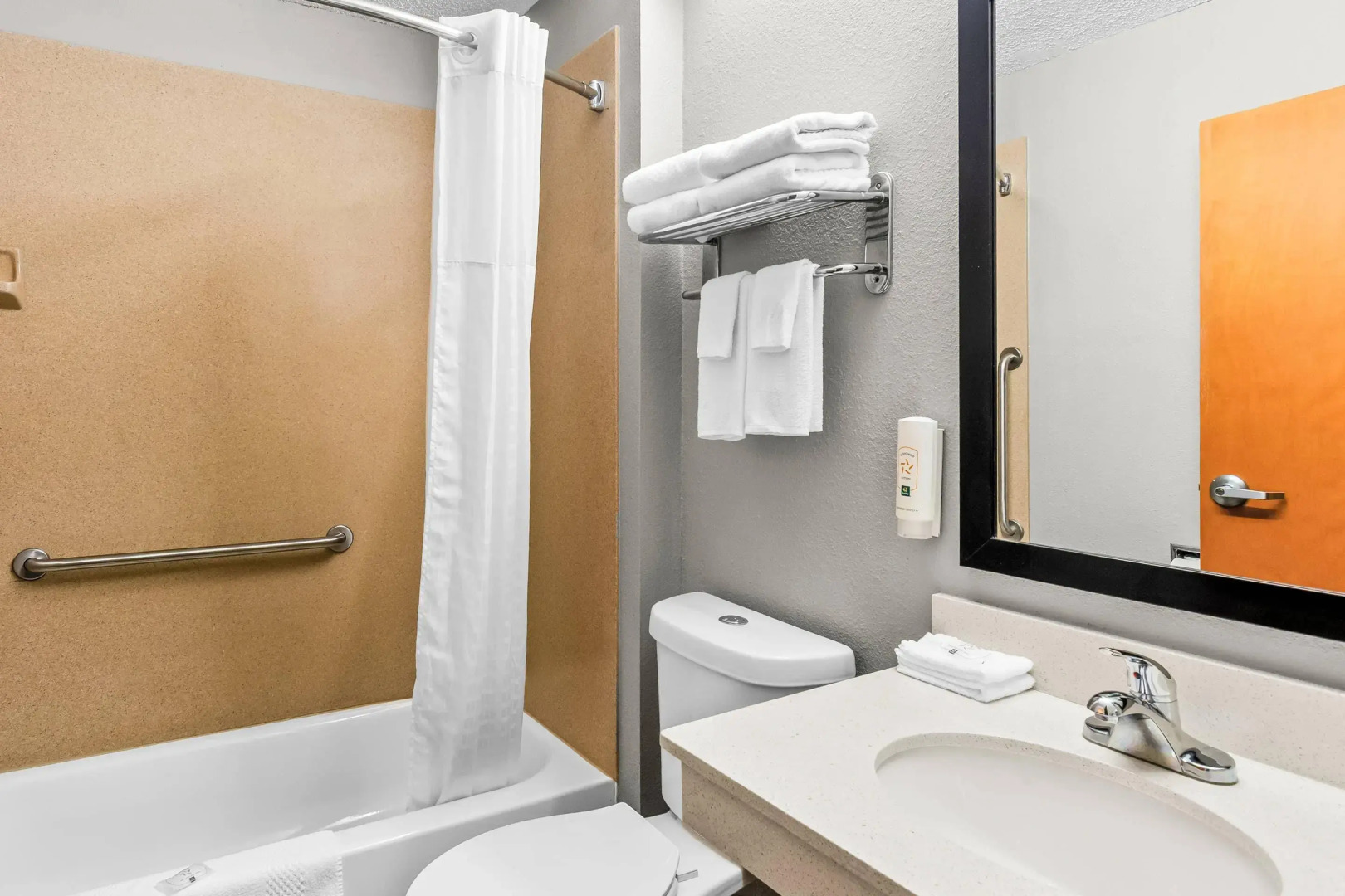 Quality Inn & Suites I-81 Exit 7