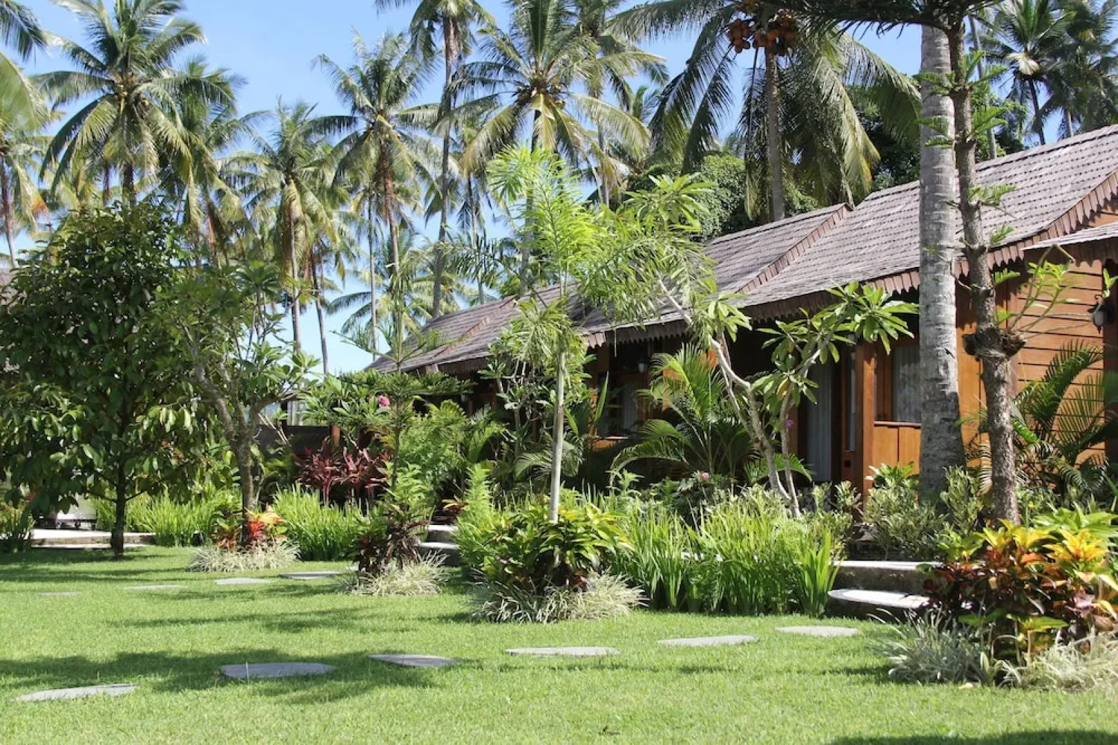 RedDoorz Plus @ Raya Senggigi Lombok