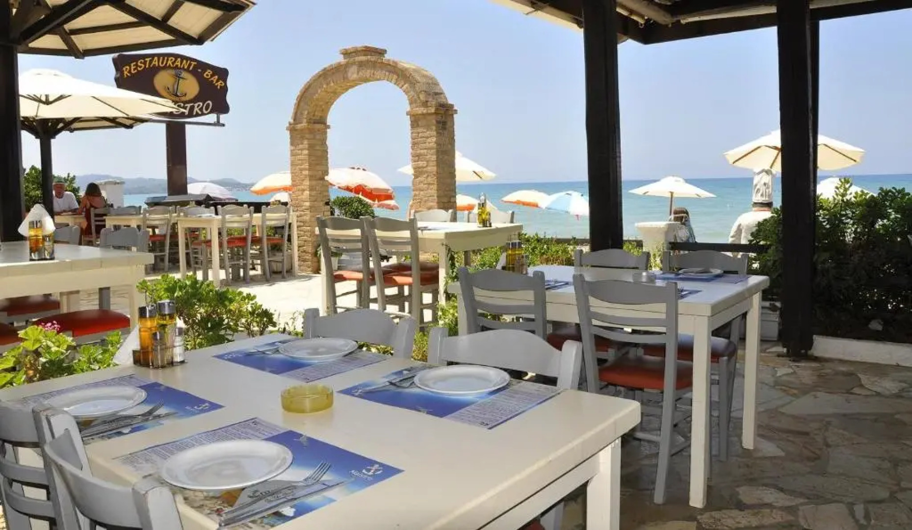 Roula's Studios & Apartment