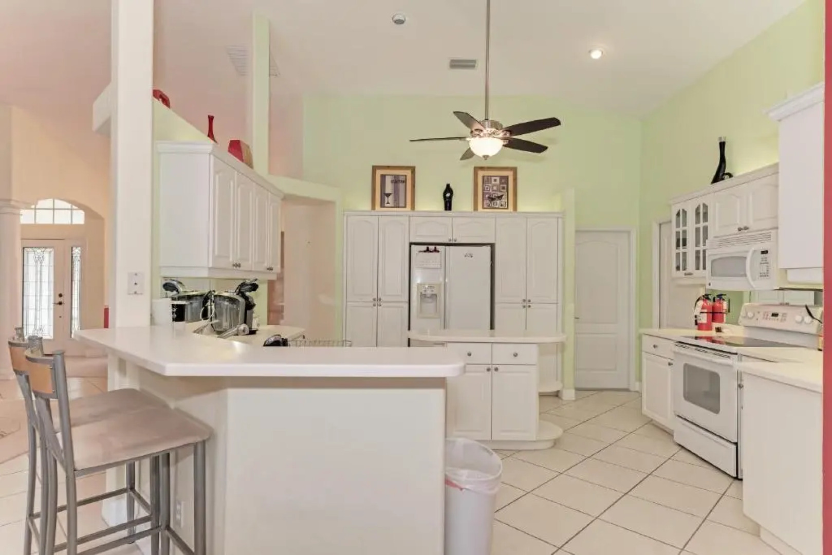 Shangri-La - Private Villa with heated pool and spa - sleeps 6