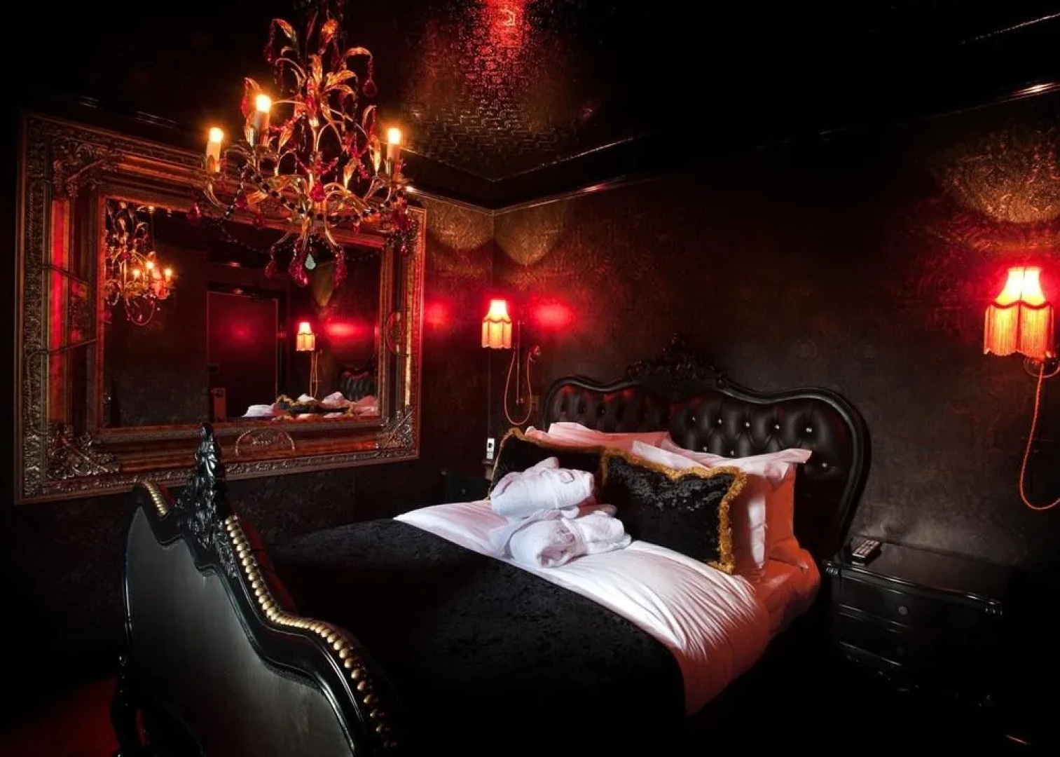 Crazy Bear Hotel-Beaconsfield