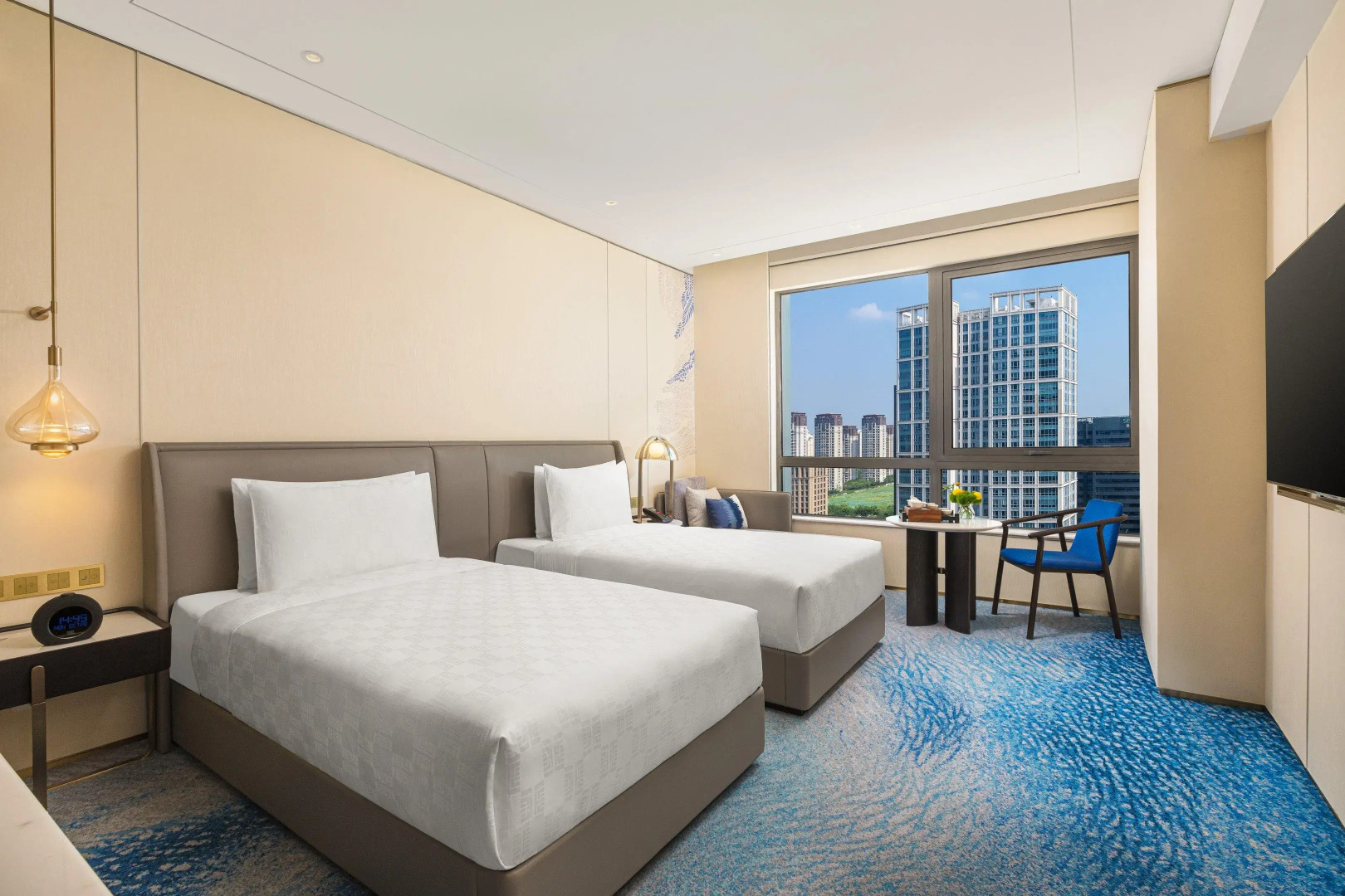 HUALUXE Shanghai Changfeng Park by IHG