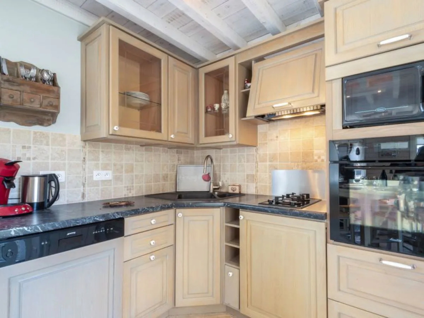 Holiday Home Zoé (CEZ407)