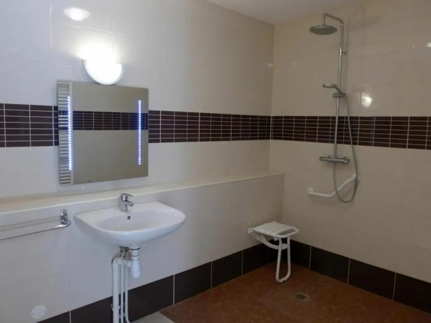 Gîte Vignes-la-Côte, 4 pièces, 6 personnes - FR-1-611-25