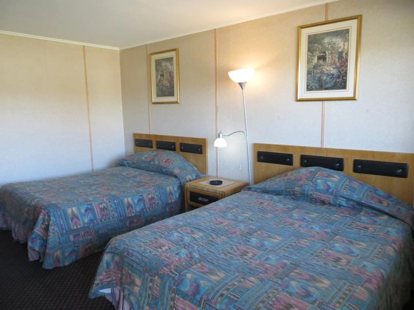 Peterboro Express Inn