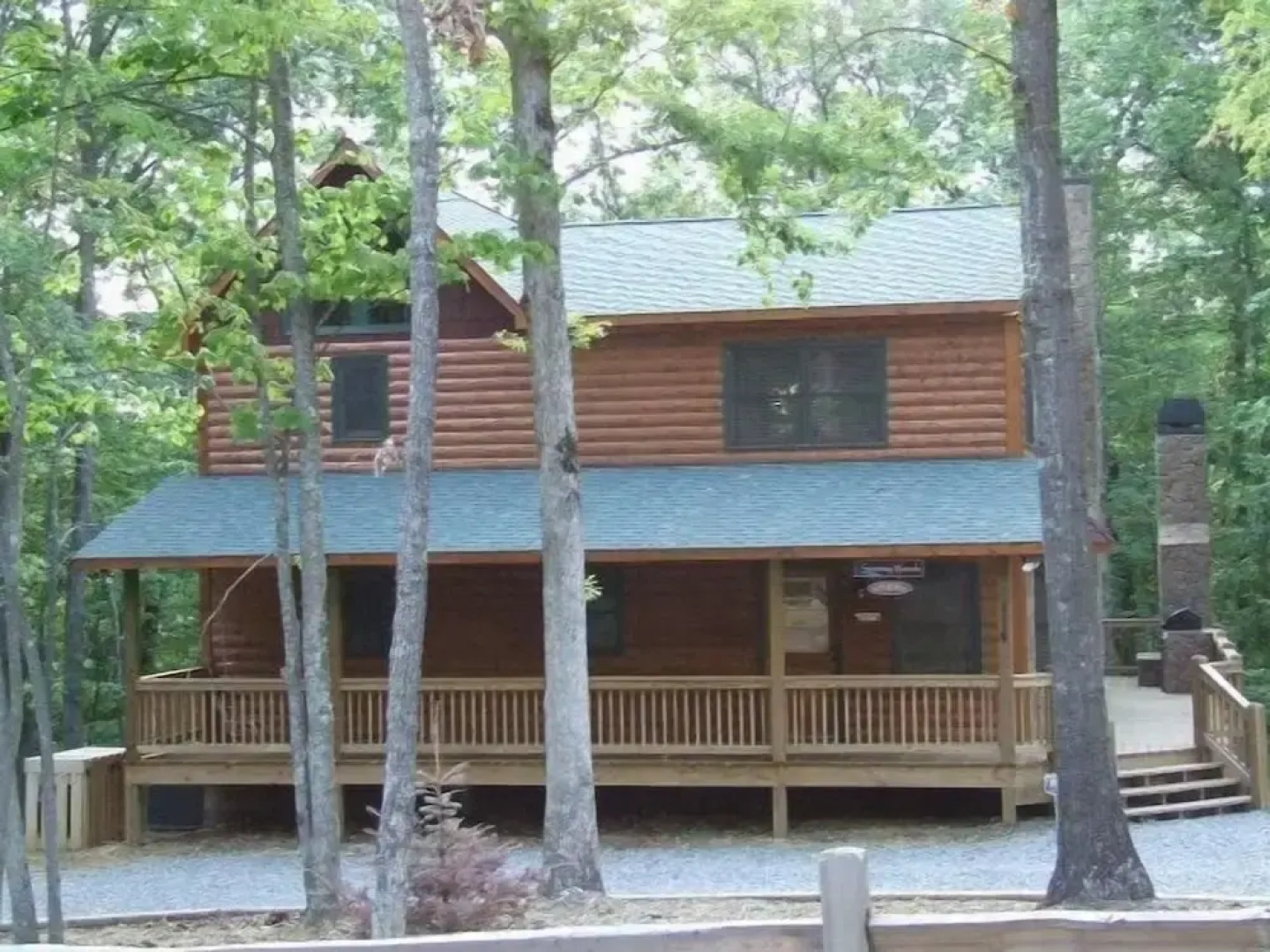 SERENITY WOODS Apartment 3 NEVAEH CABIN RENTALS