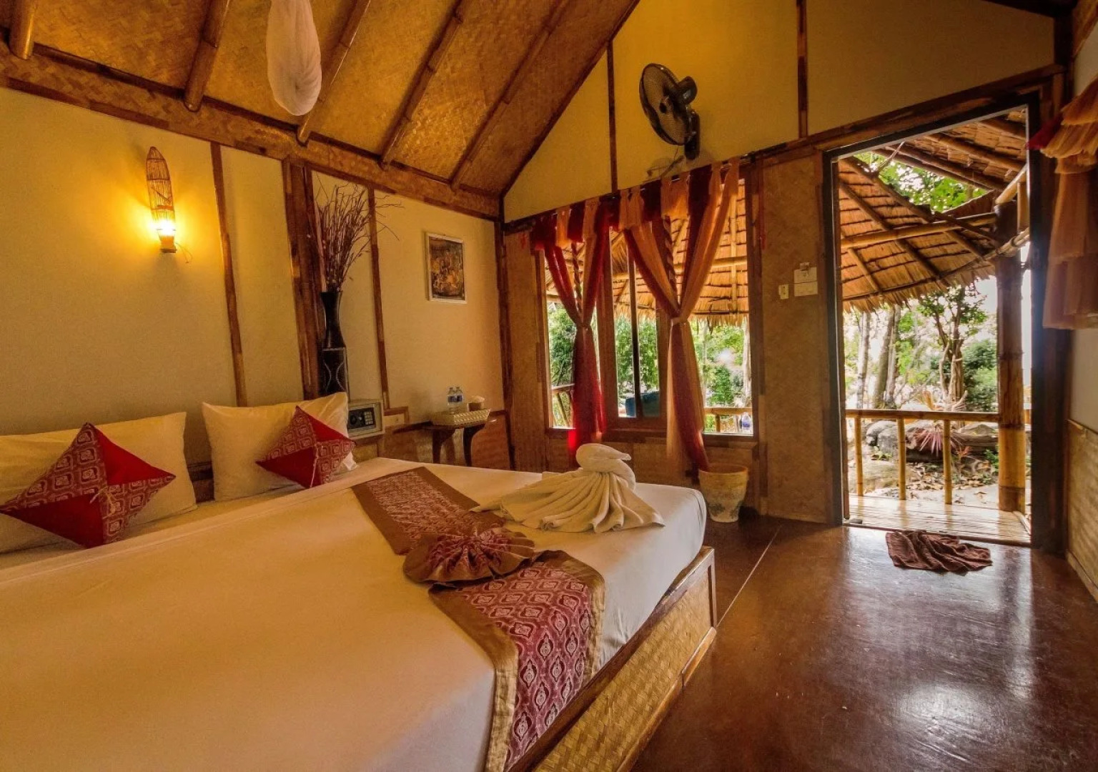 Phuphaya Seaview Resort