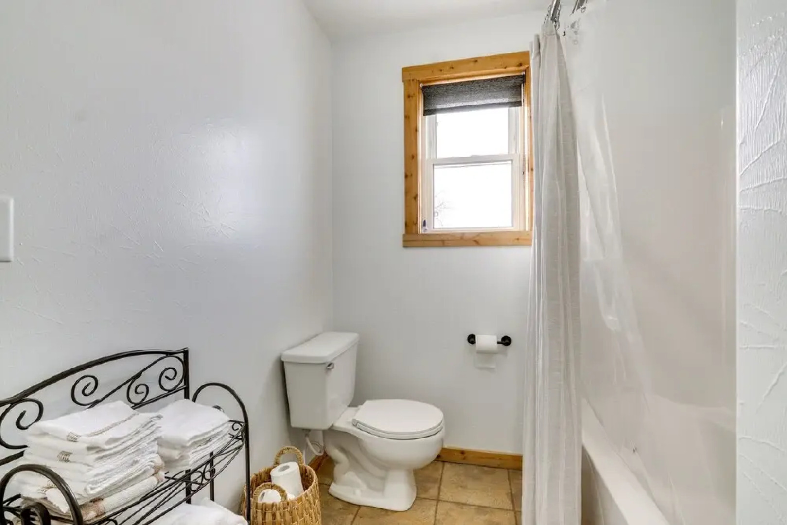 Bright Shipshewana Gem w/ Shuffleboard Table!