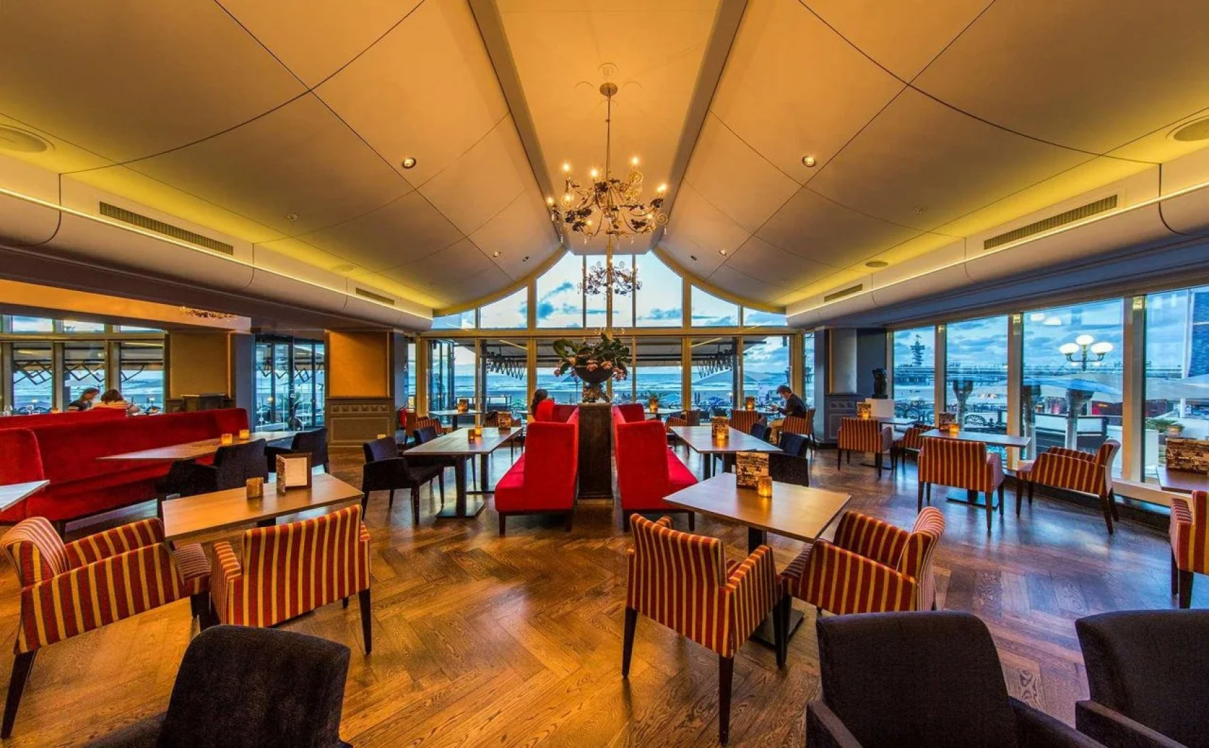 Tru by Hilton Louisville East