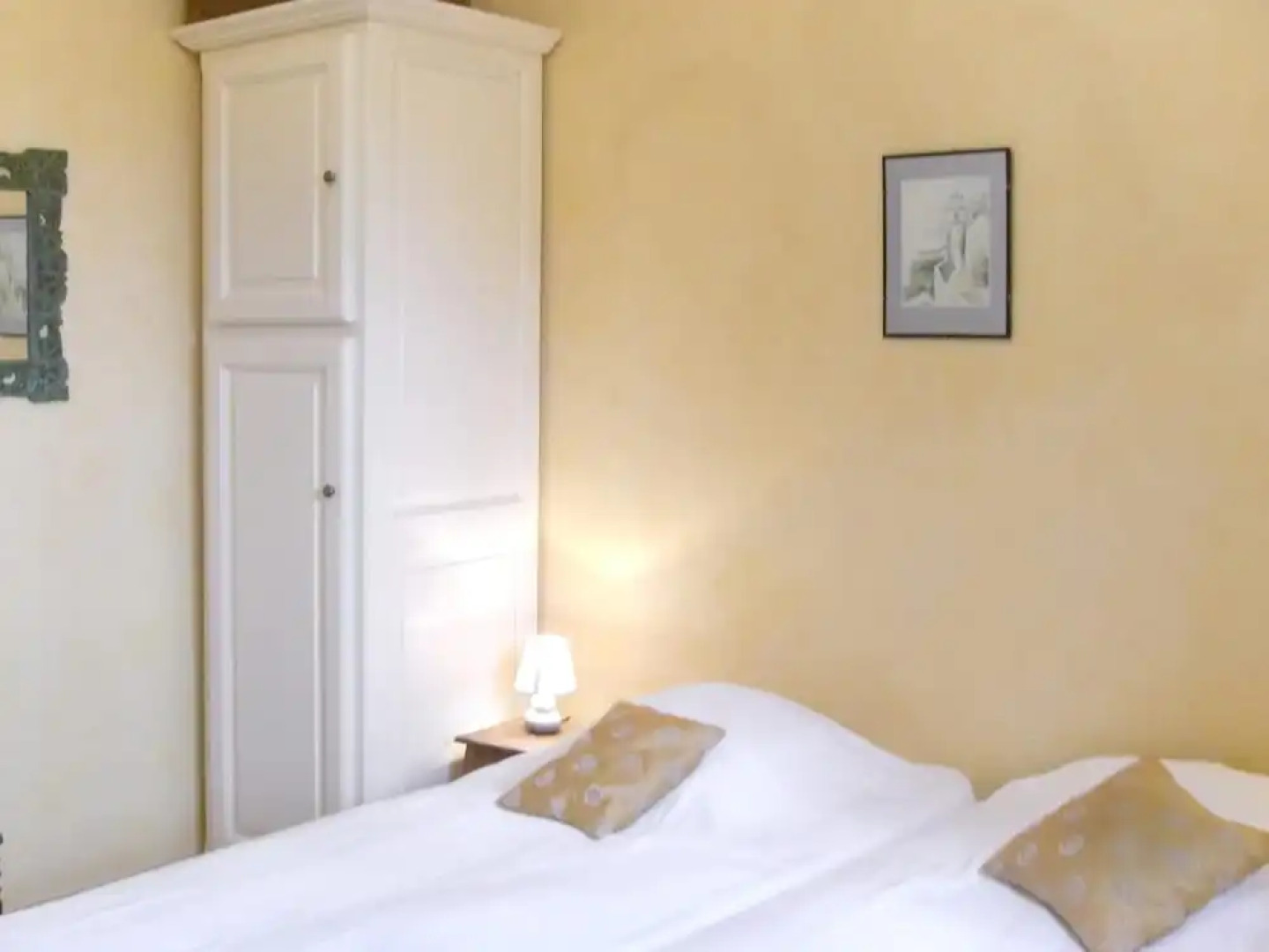 House With 4 Bedrooms in Cucuron, With Private Pool, Furnished Garden