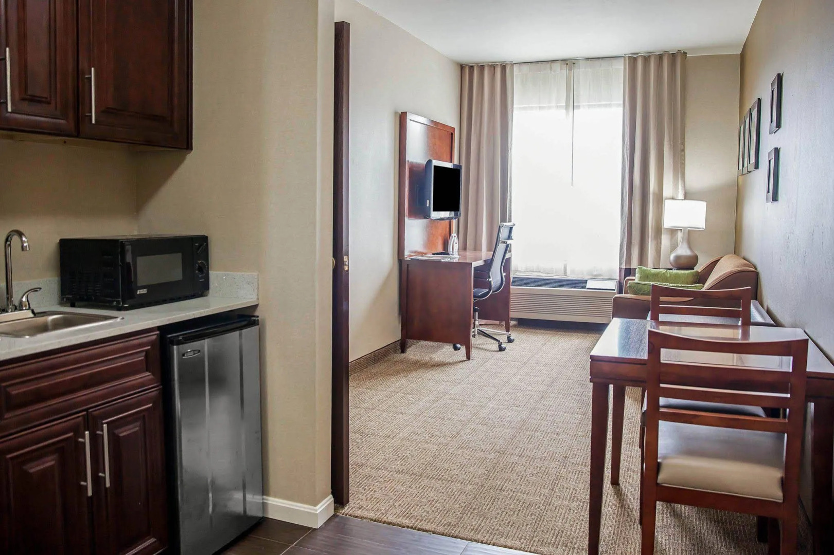 Comfort Suites Dover University Area