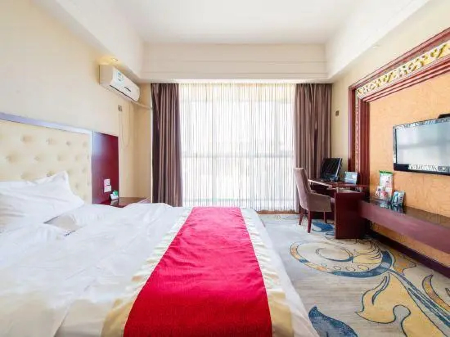 Dingyuan Business Hotel