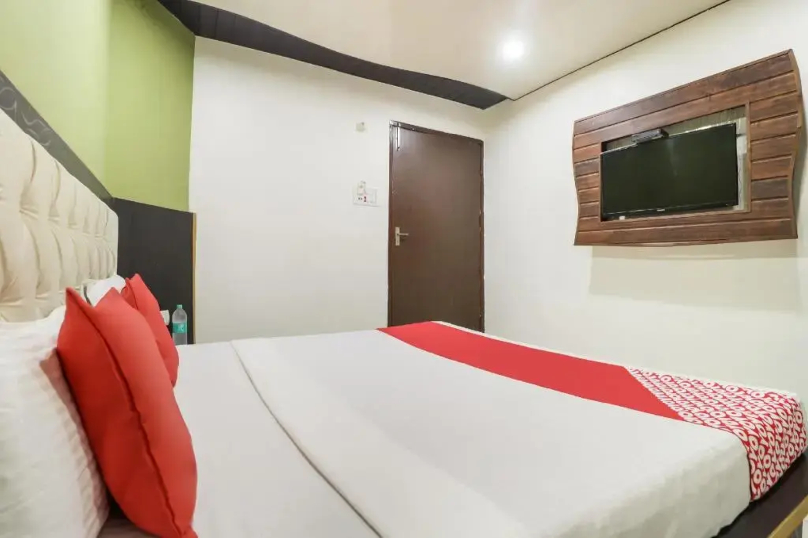 OYO 48233 Hotel Seven Seas