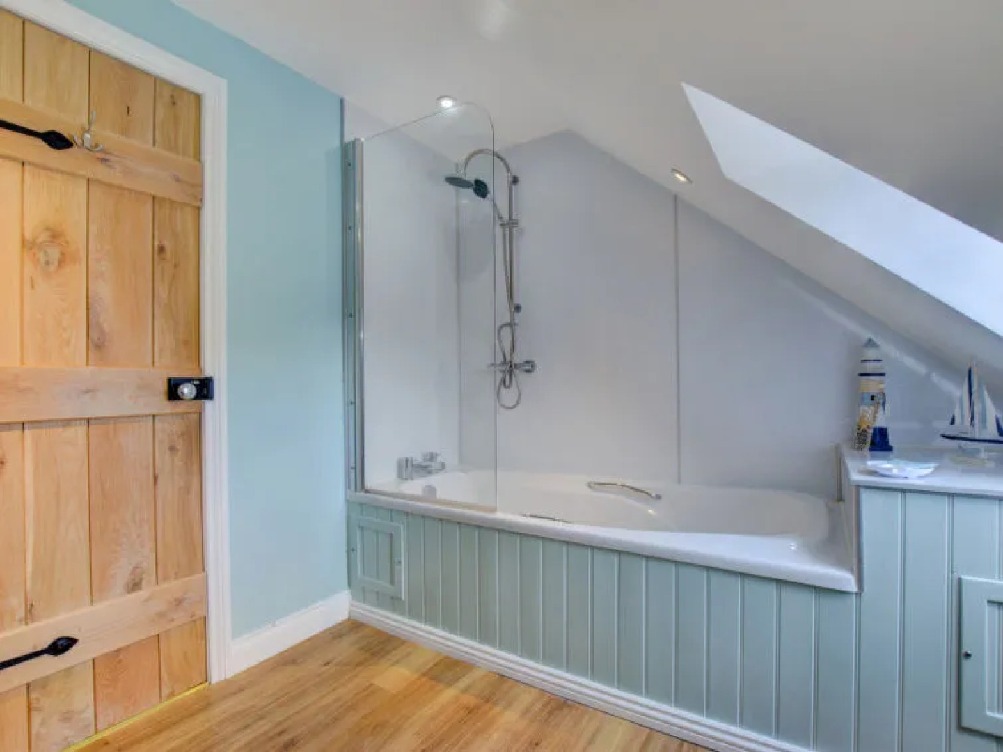 Holiday Home Sgubor yr Onwydden