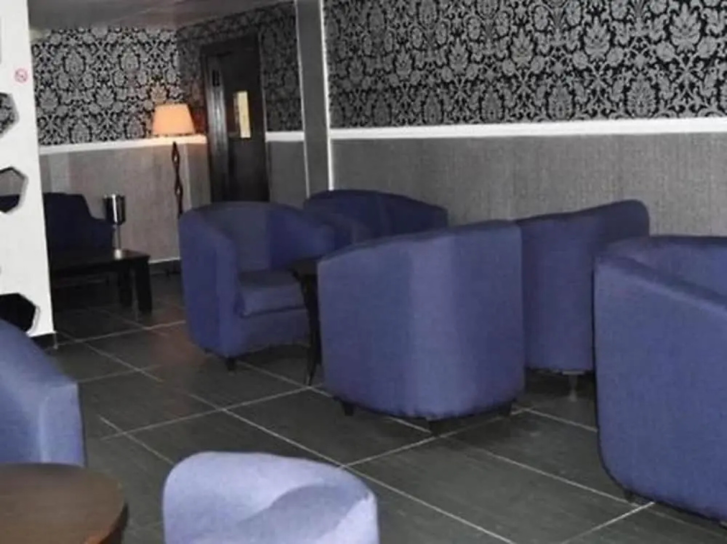 De Brass Suites Hotel