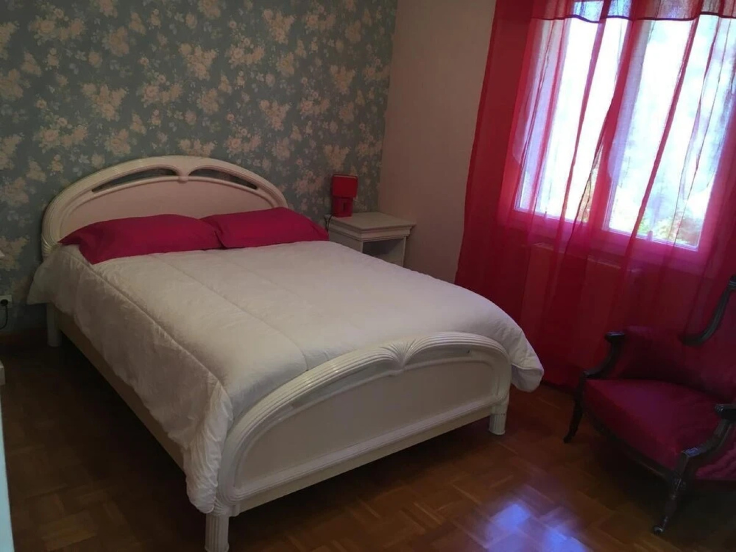 House With 4 Bedrooms in Saint-cyr-sur-le-rhône, With Wonderful Mountain View, Enclosed Garden and Wifi