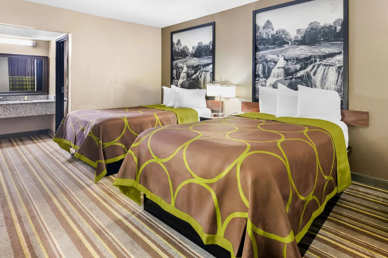 Super 8 by Wyndham Columbia