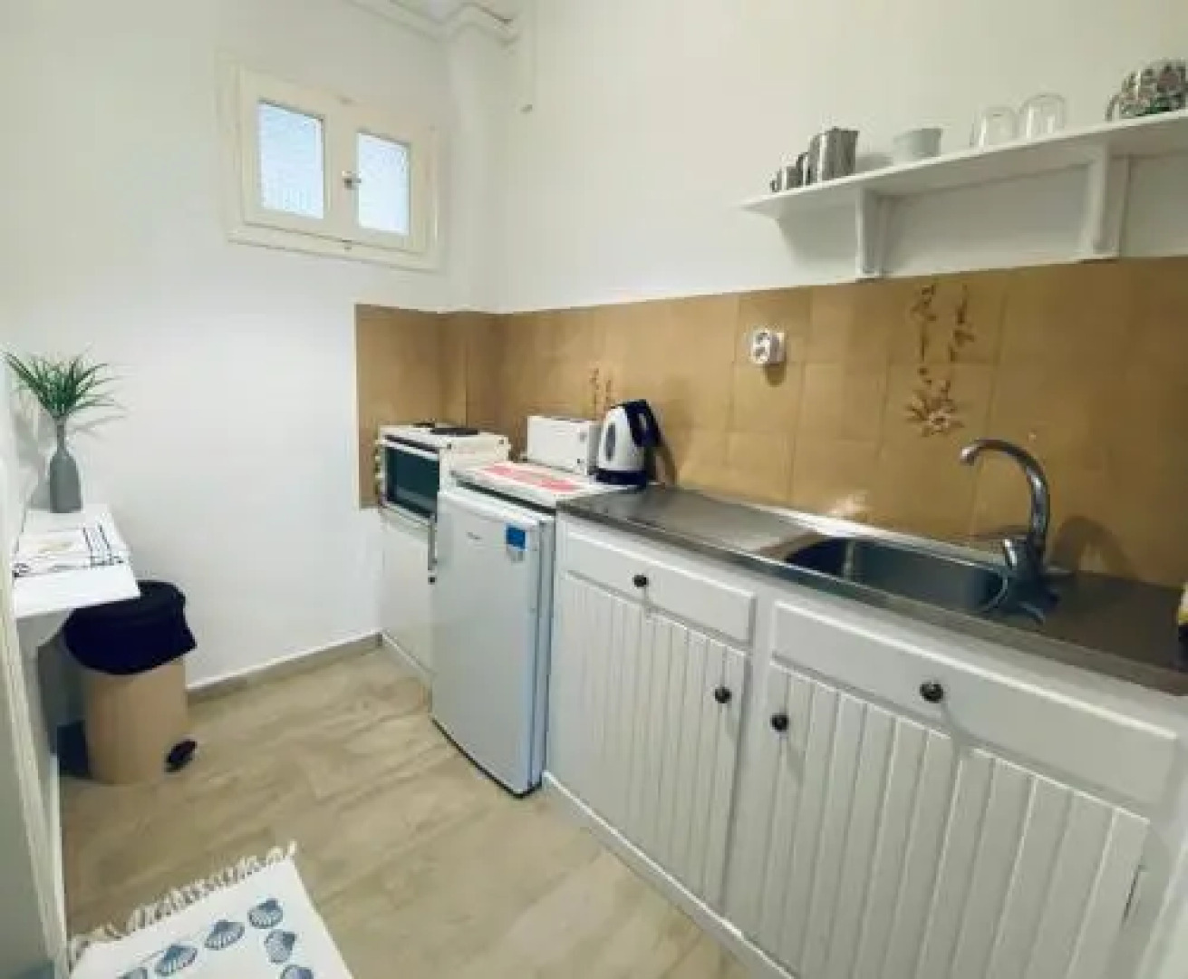 Afrodites Pool and Studios