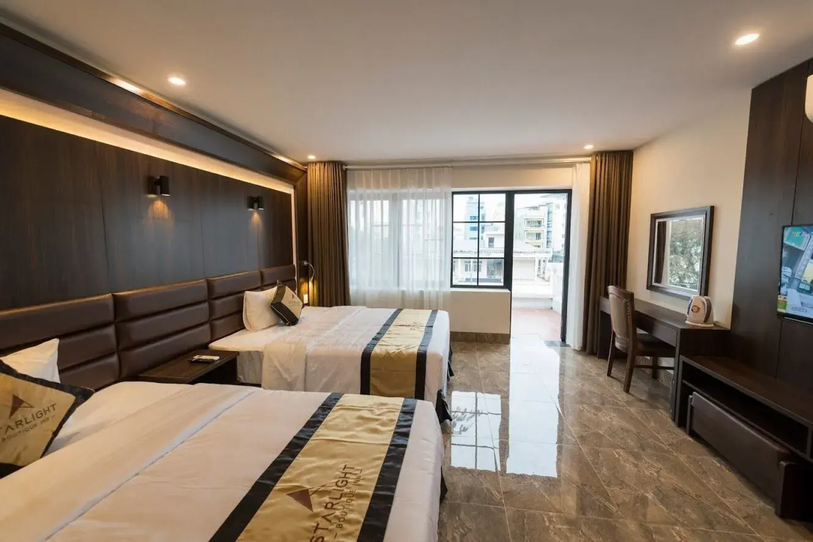 CoTo Starlight Boutique Hotel