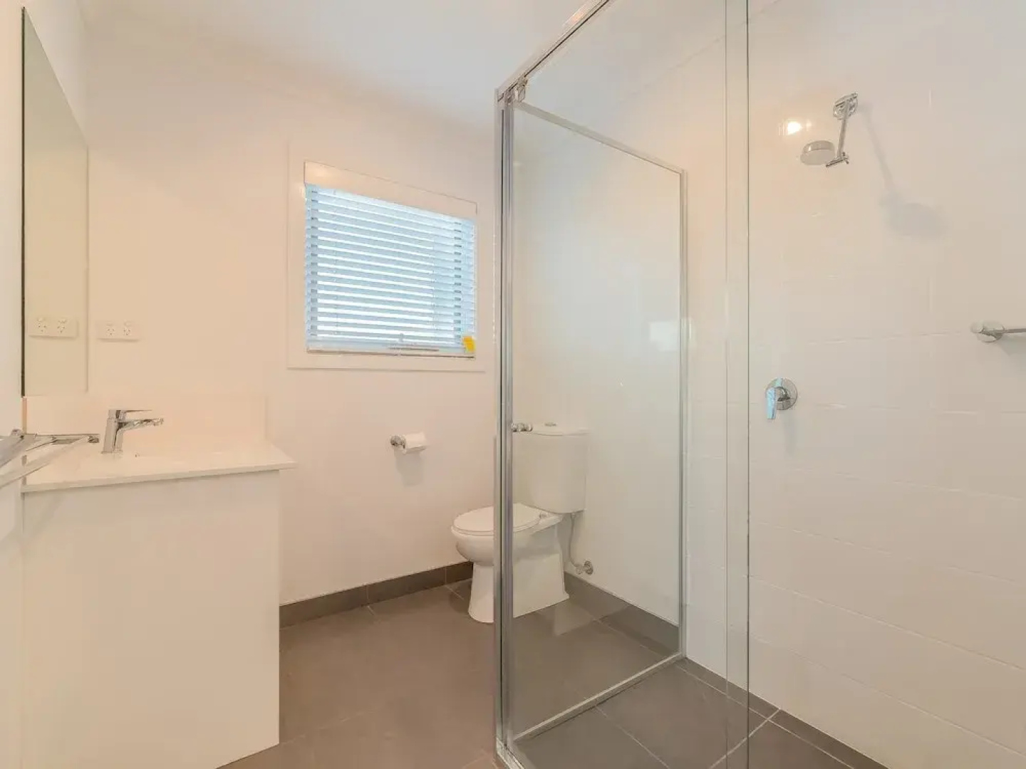 7 Boardwalk Lakeside in Cowes