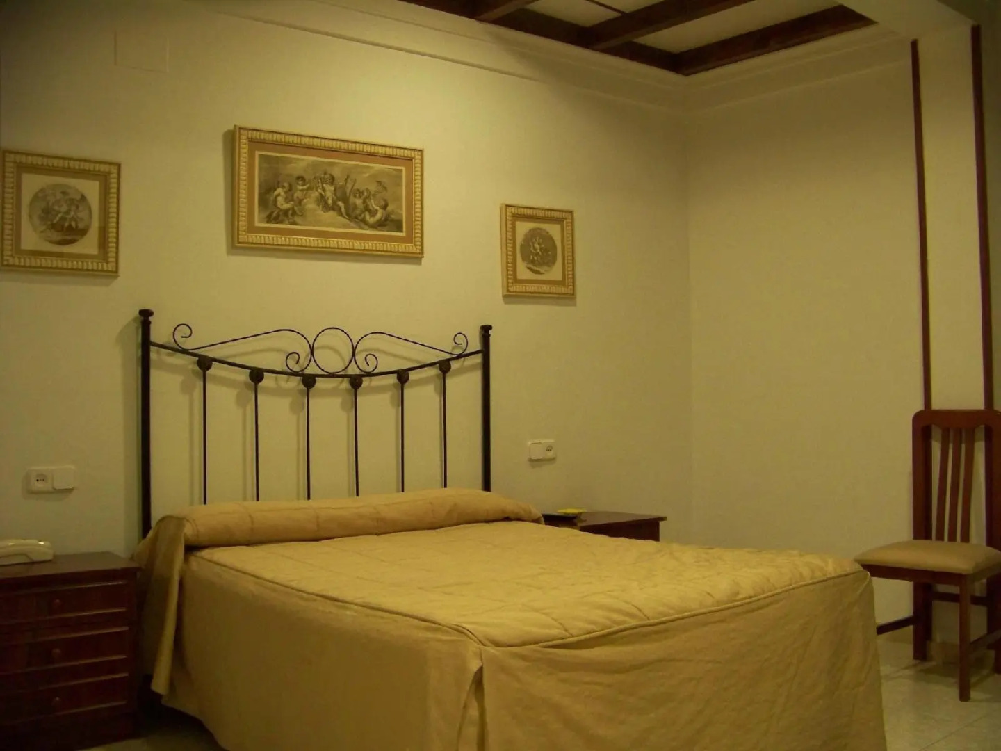 Hostal Restaurante el Lirio