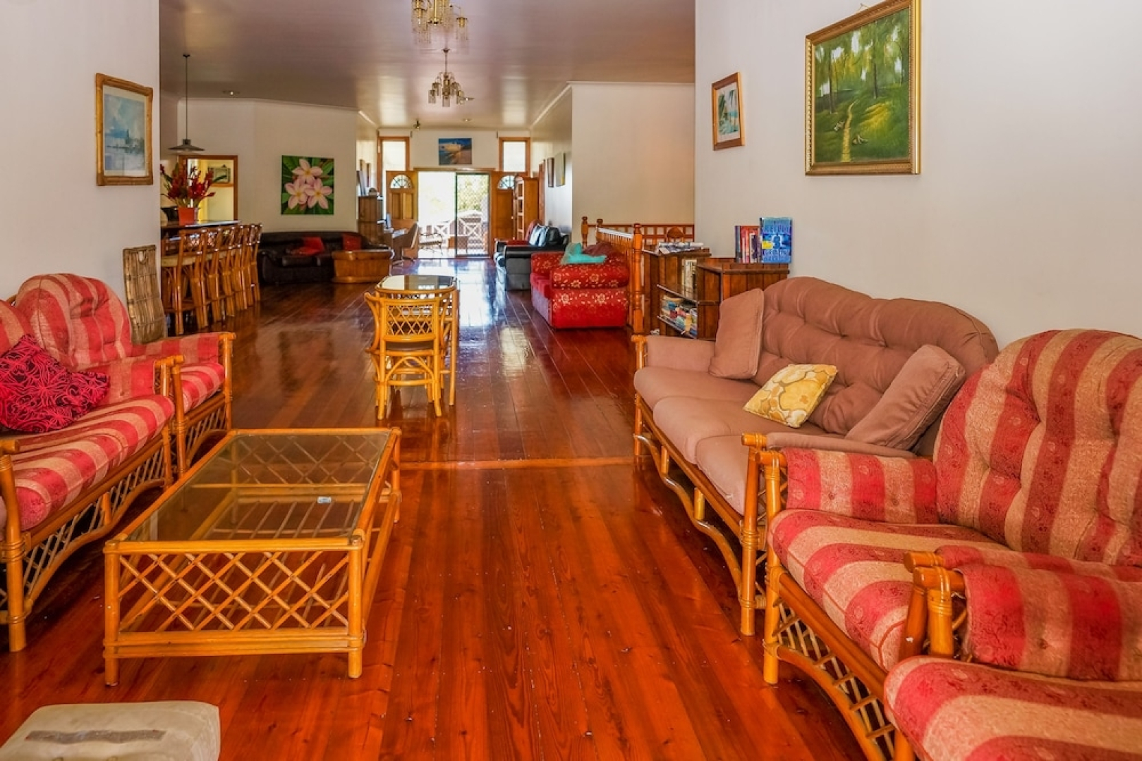 Lynn's Getaway Hotel