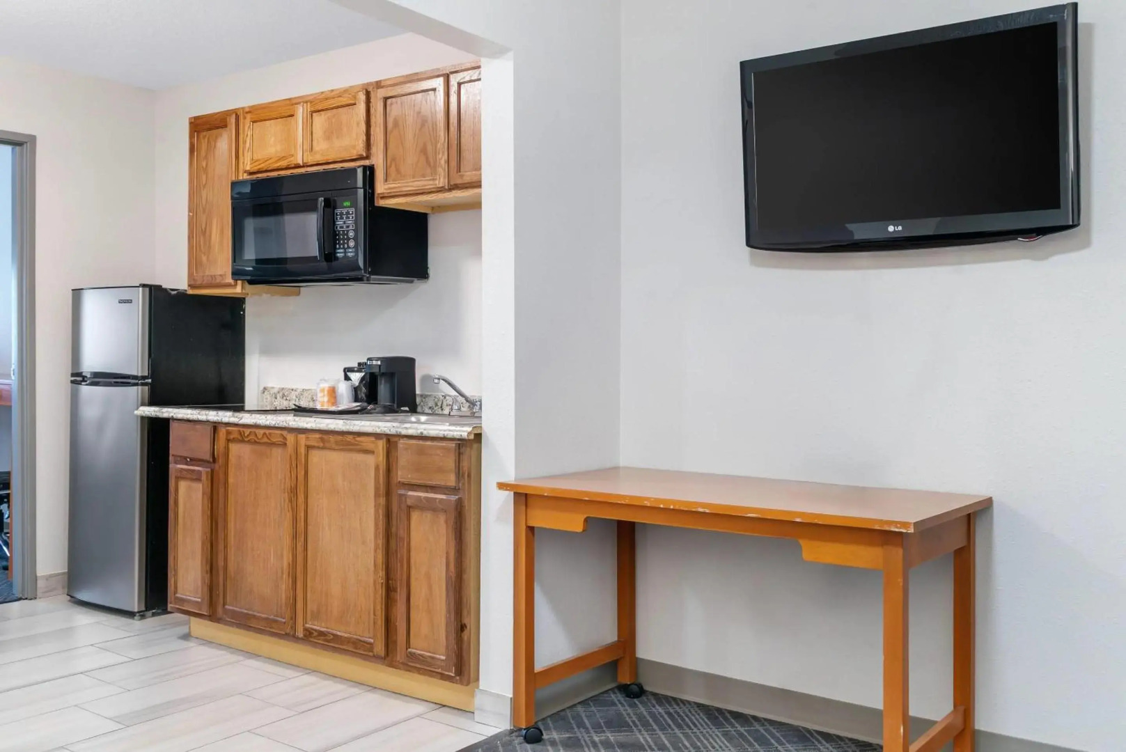 Comfort Suites Auburn Hills-Detroit