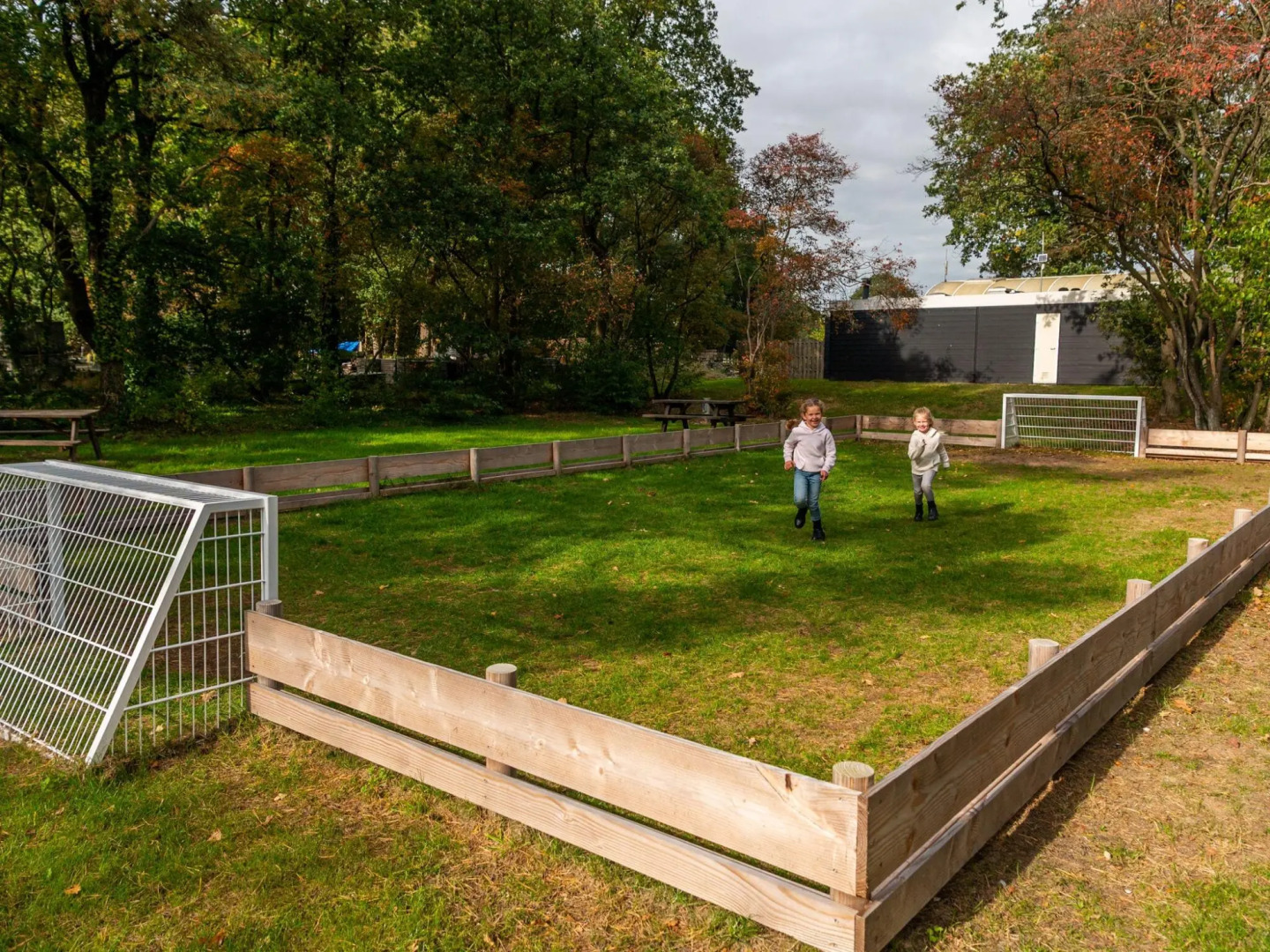 Wooden Lodge Near Three National Parks