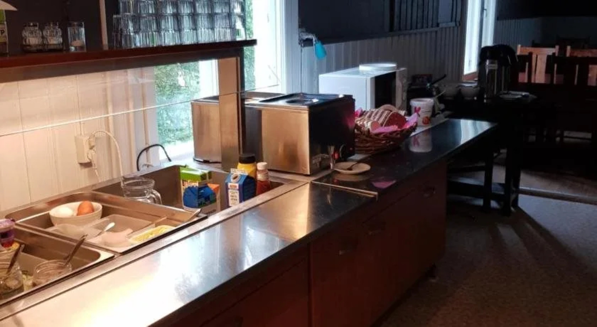 Arctic Guesthouse & Igloos