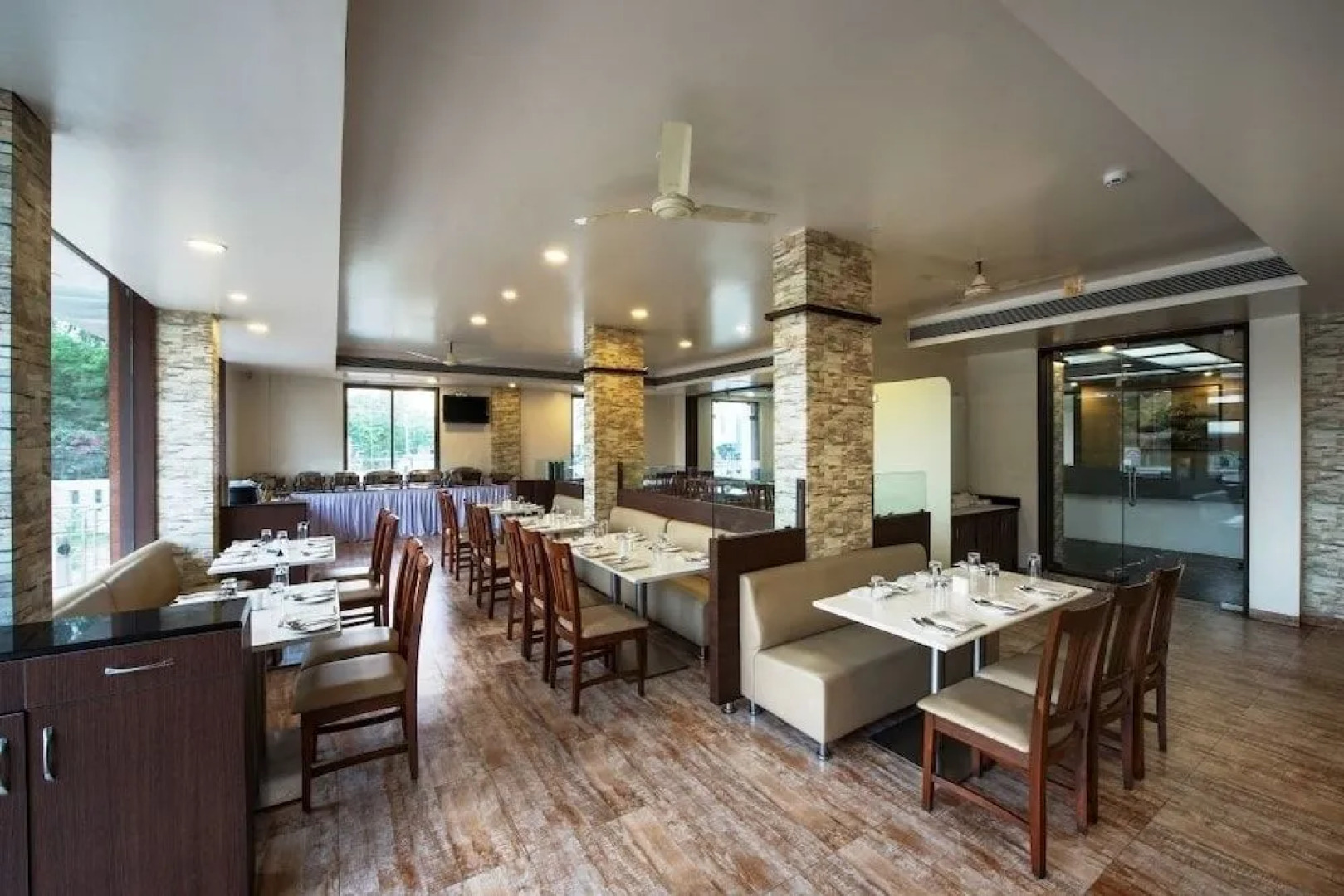 Hotel New Leaf Achillea Chakan