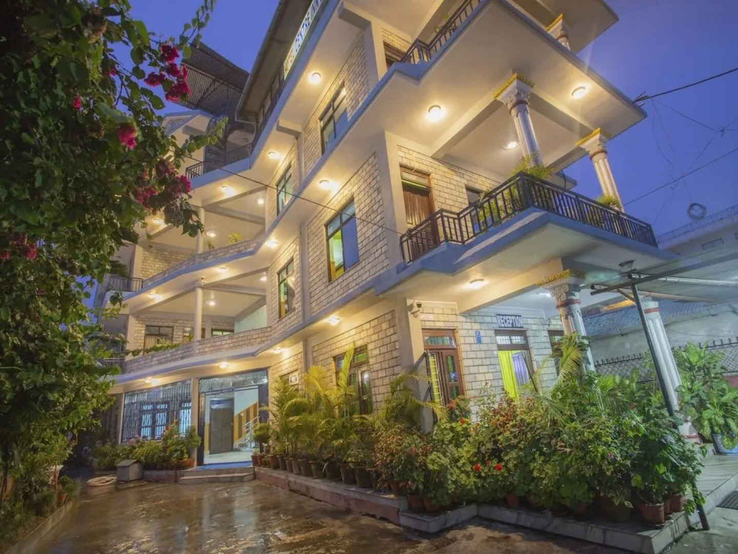 Hotel Centre Inn Lake