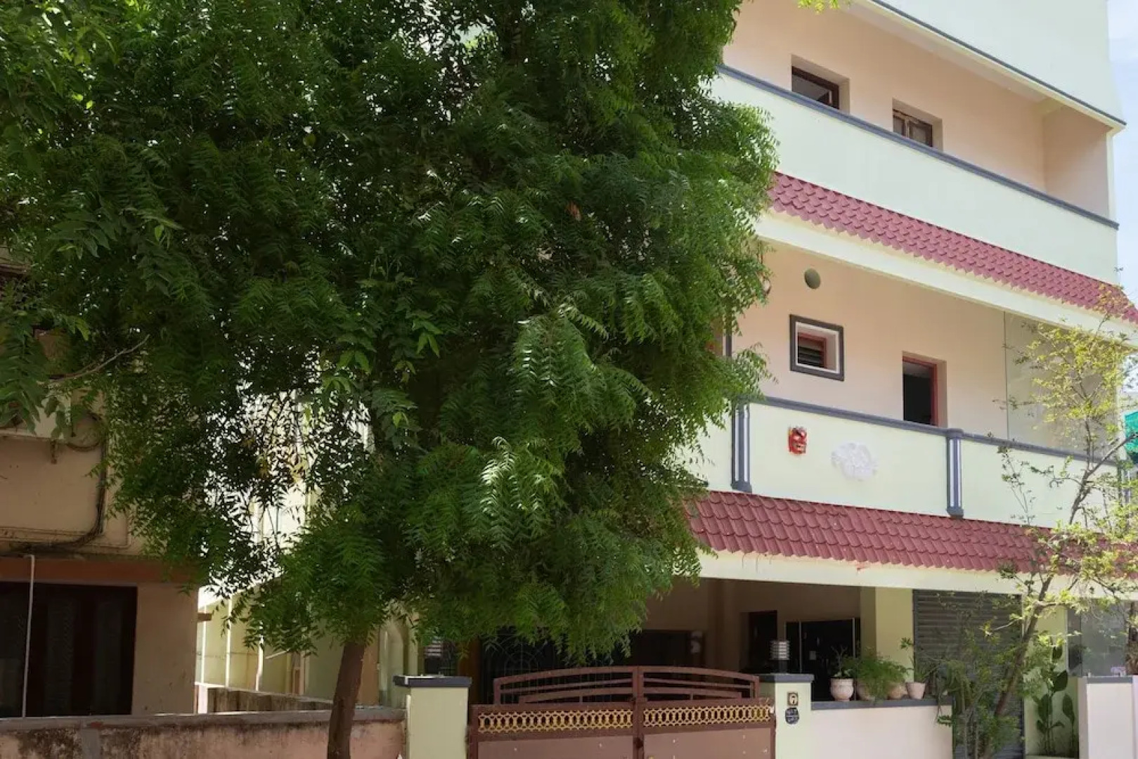 SPOT ON 44984 Hotel Palika