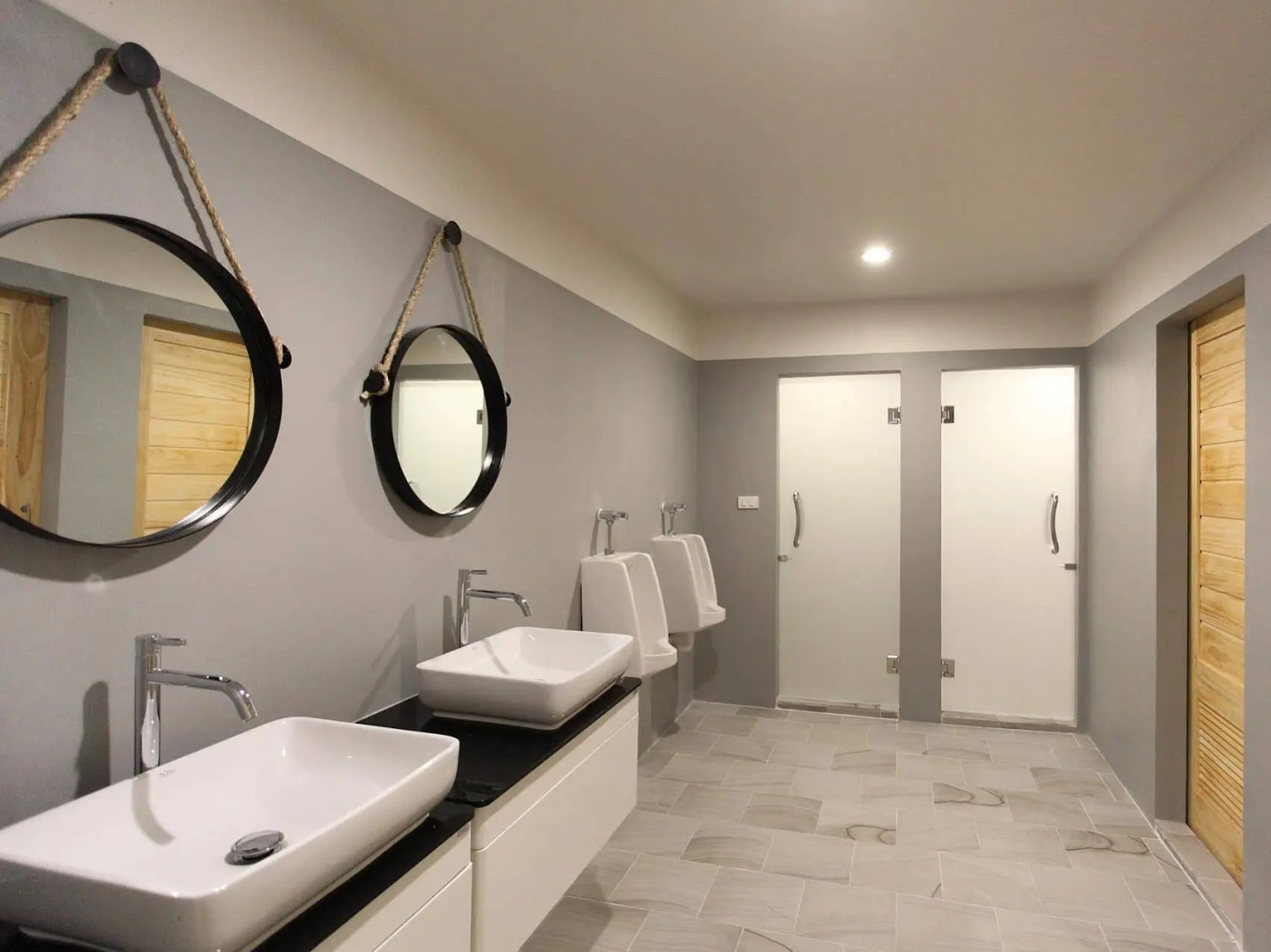 Lupta Hostel Patong Hideaway