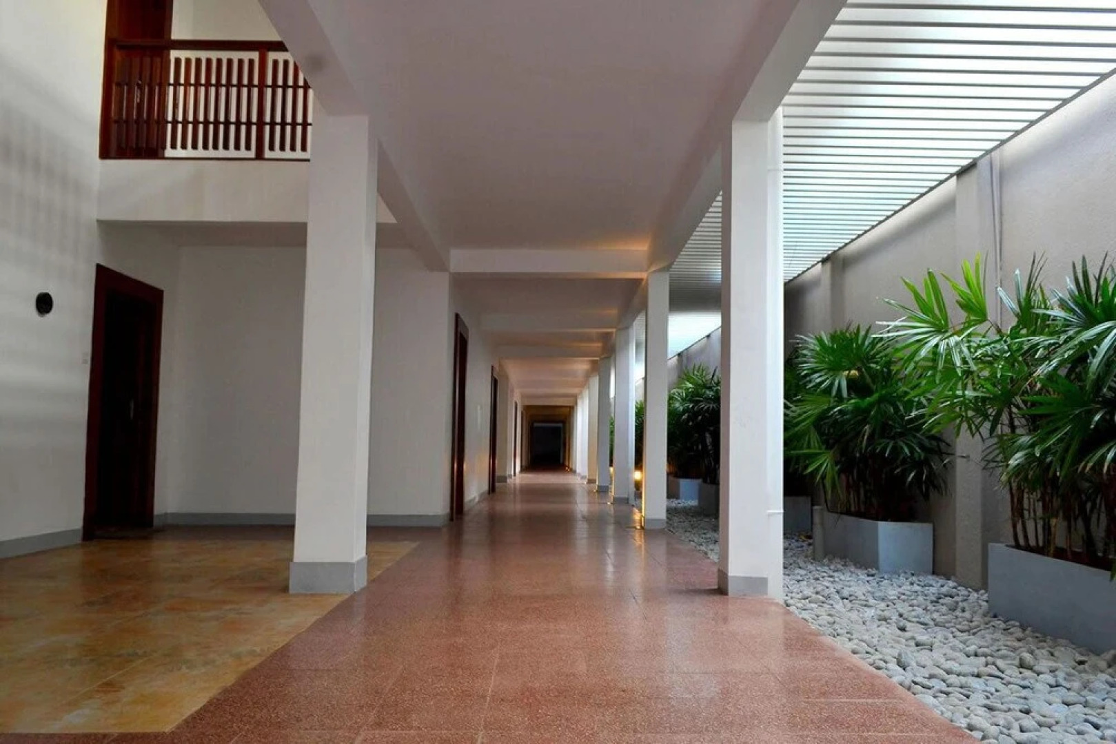 KYNROCK Airport Hotel