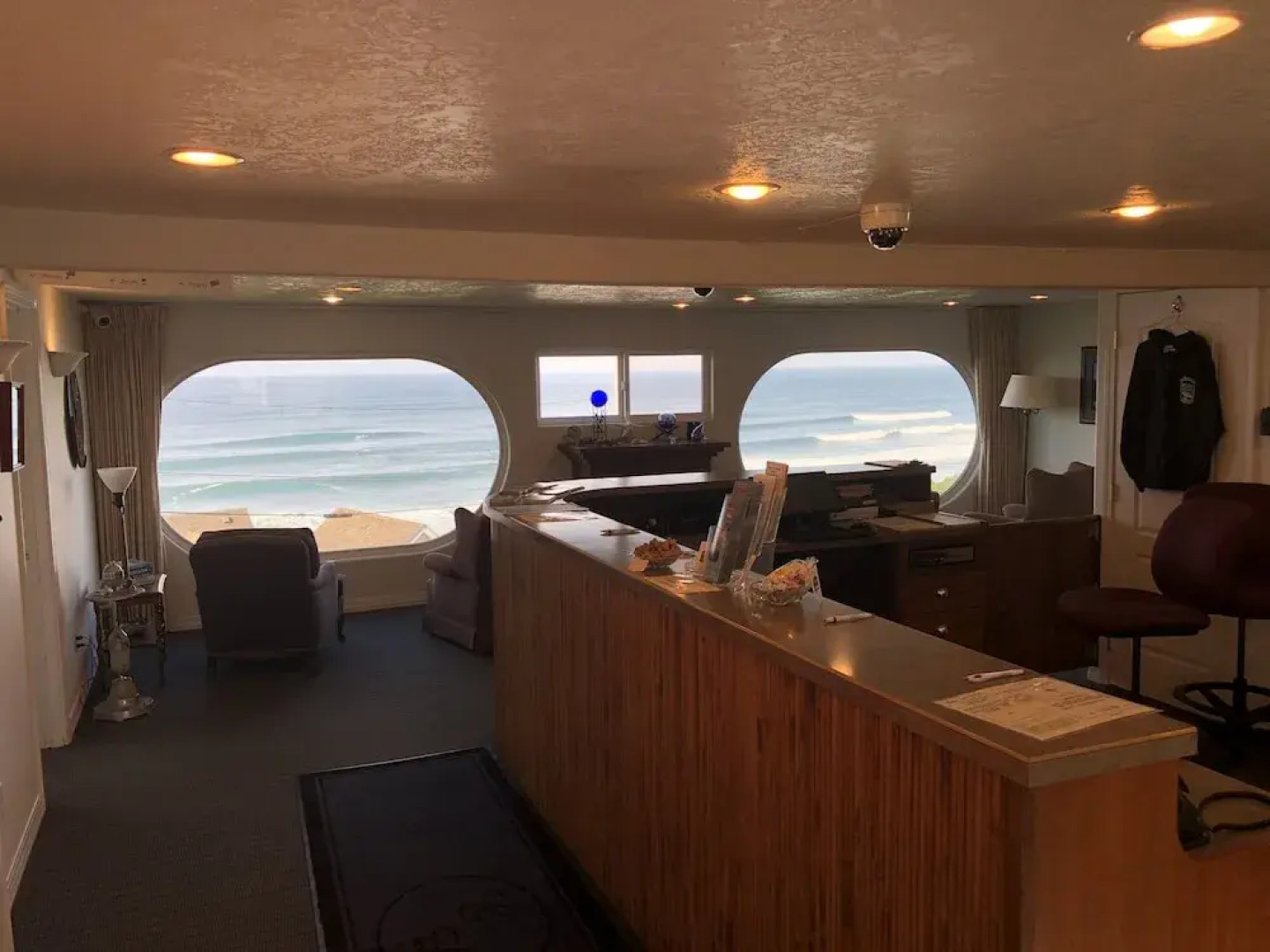 Ester Lee Oceanview Inn