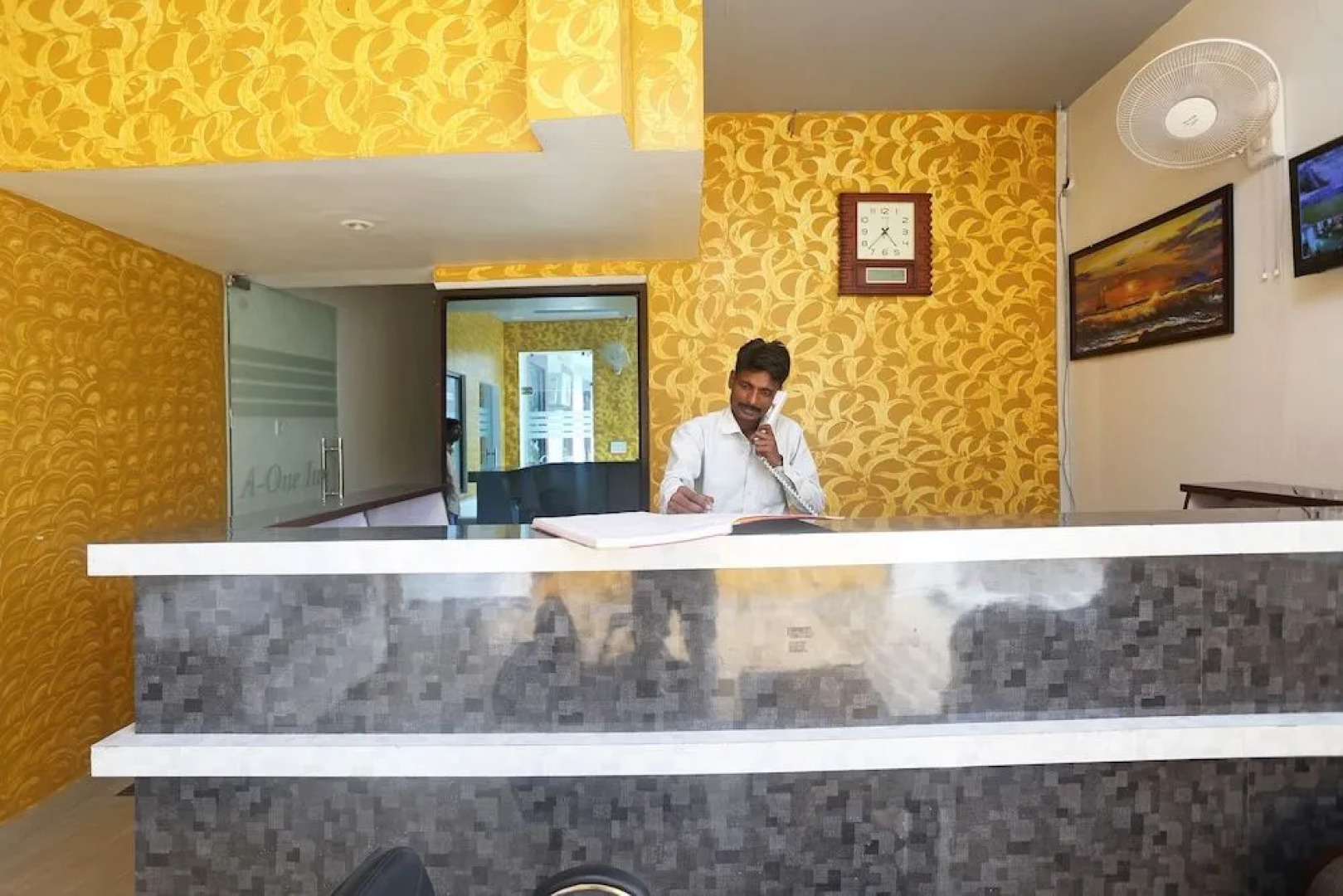 OYO 18301 Hotel A-one