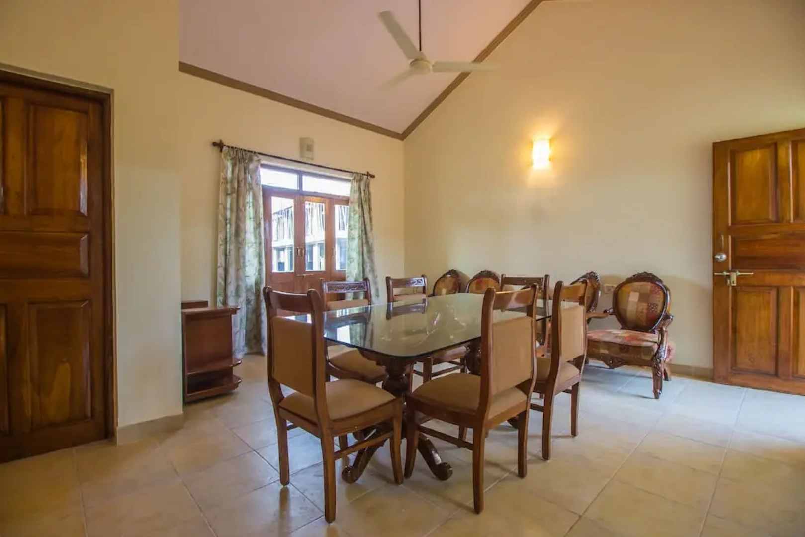 Oyo 18705 Home Elegant 2 Bhk Parra