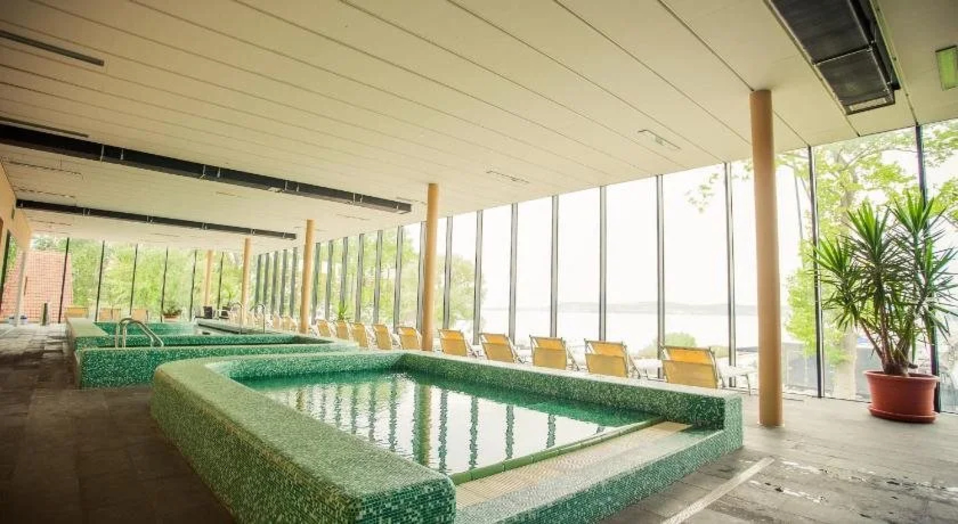 BL YachtClub & Apartments