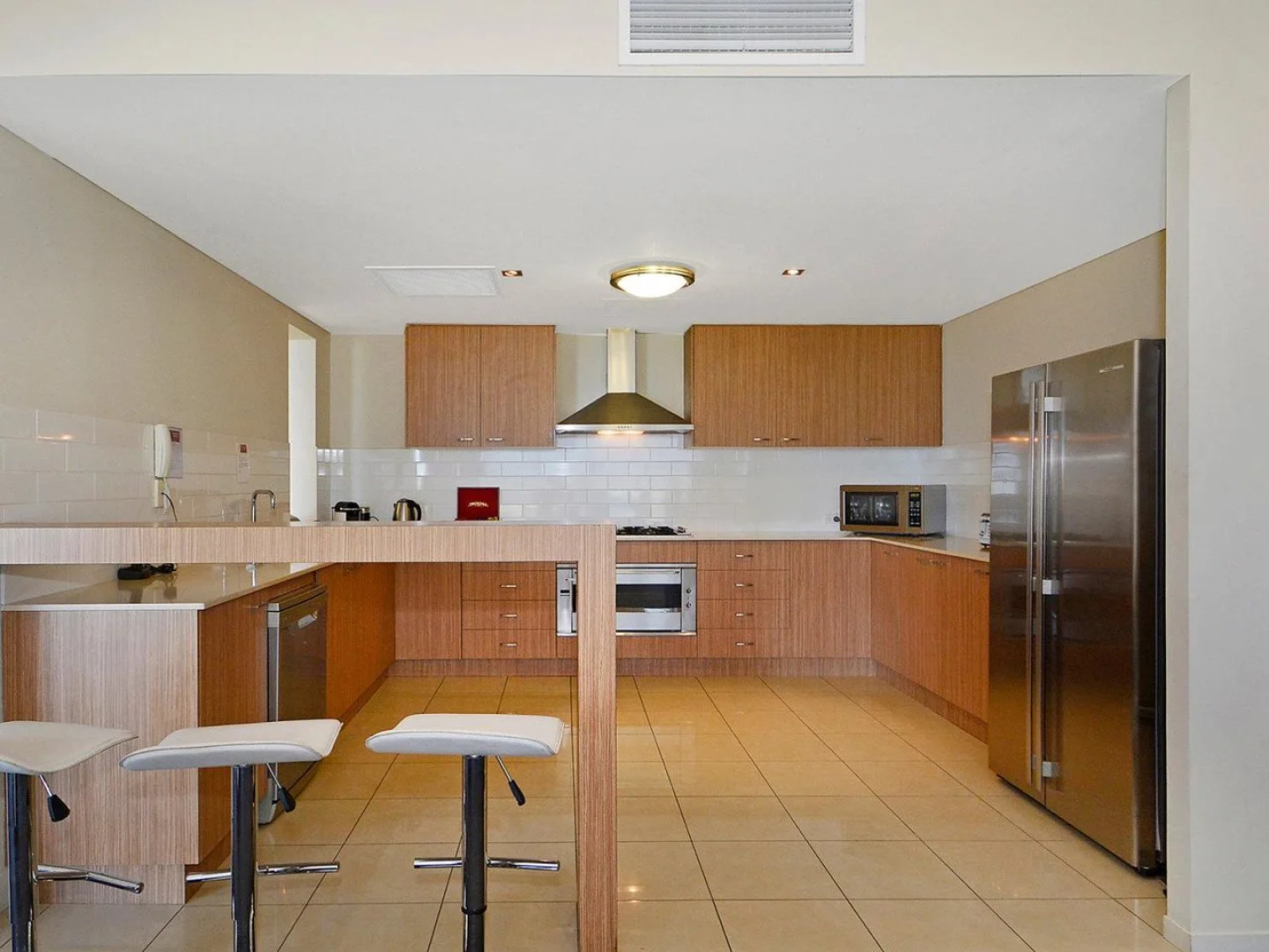 Mullaloo Beach Hotel & Apartments