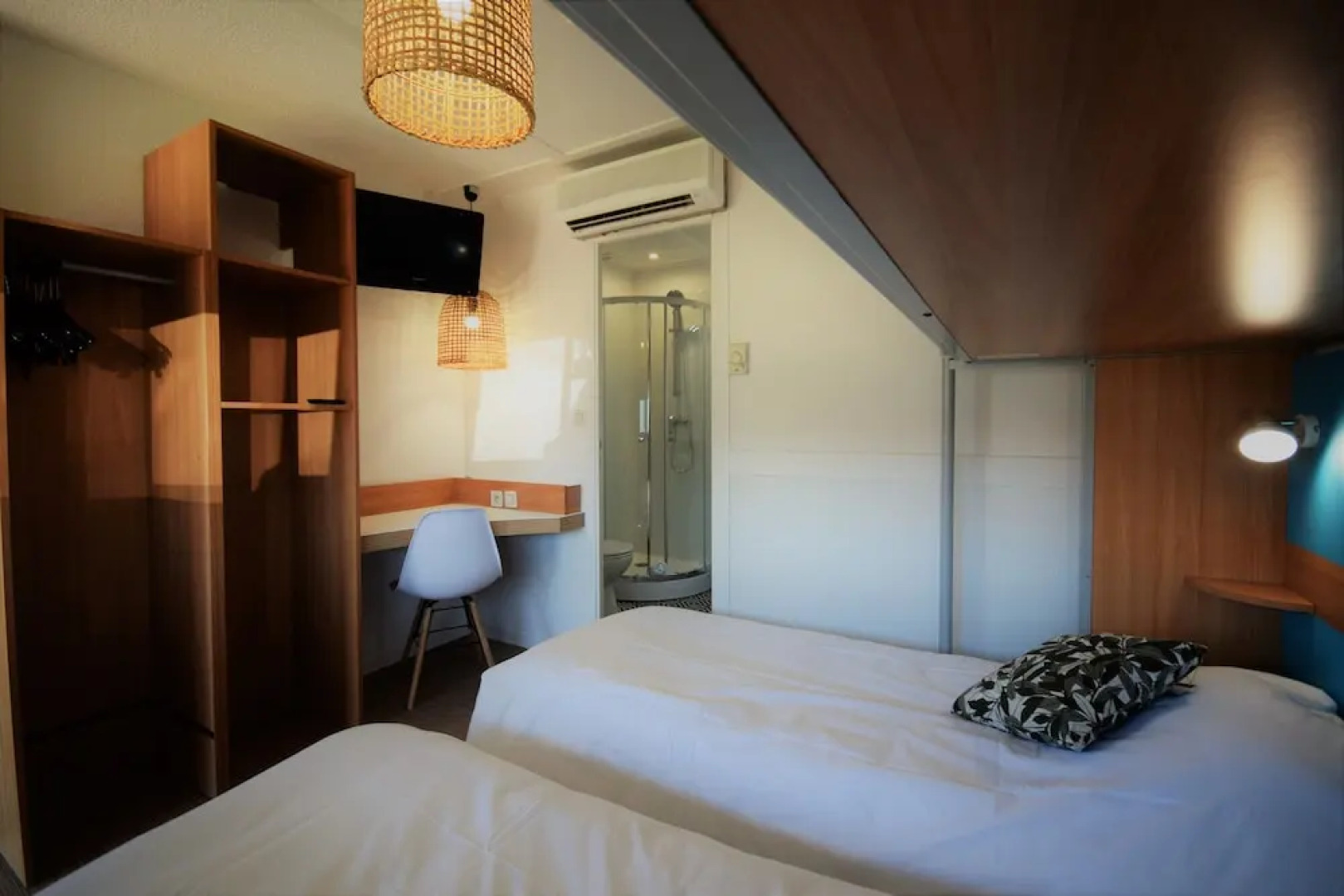 Отель Kyriad Direct Bordeaux Sud