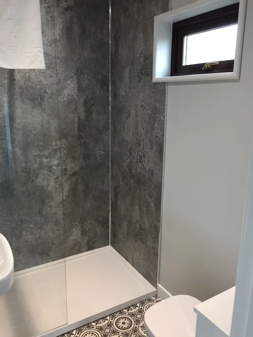 Bluebell Lodge 7 with Hot Tub