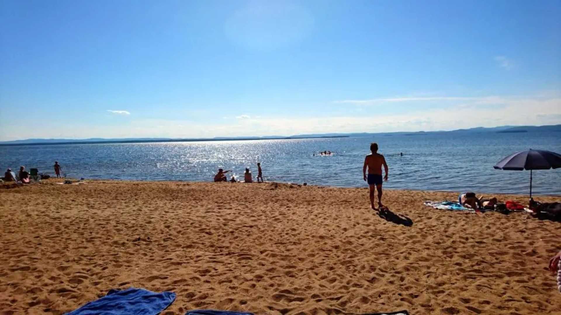 Ett hus med 3 sovrum med supersnabba internet fiberanslutningen 1000mb-100mb i Hög, 7 minuter från Hudiksvall