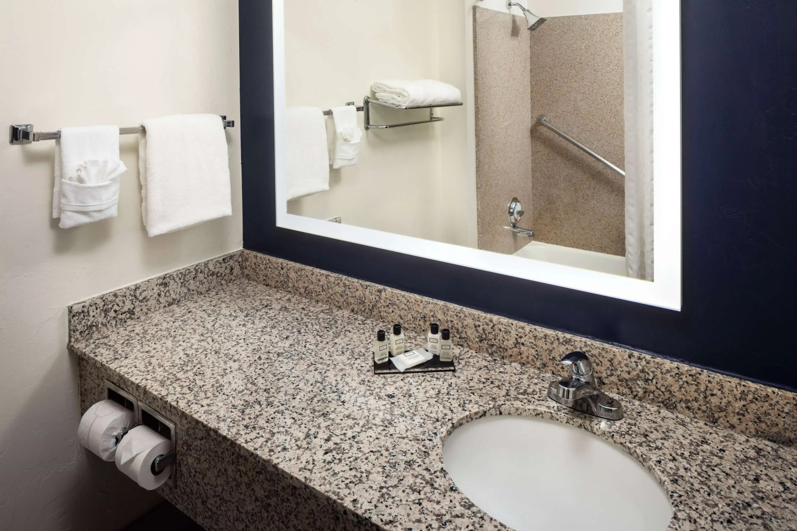 Wyndham Tucson Airport Hotel & Conference Center