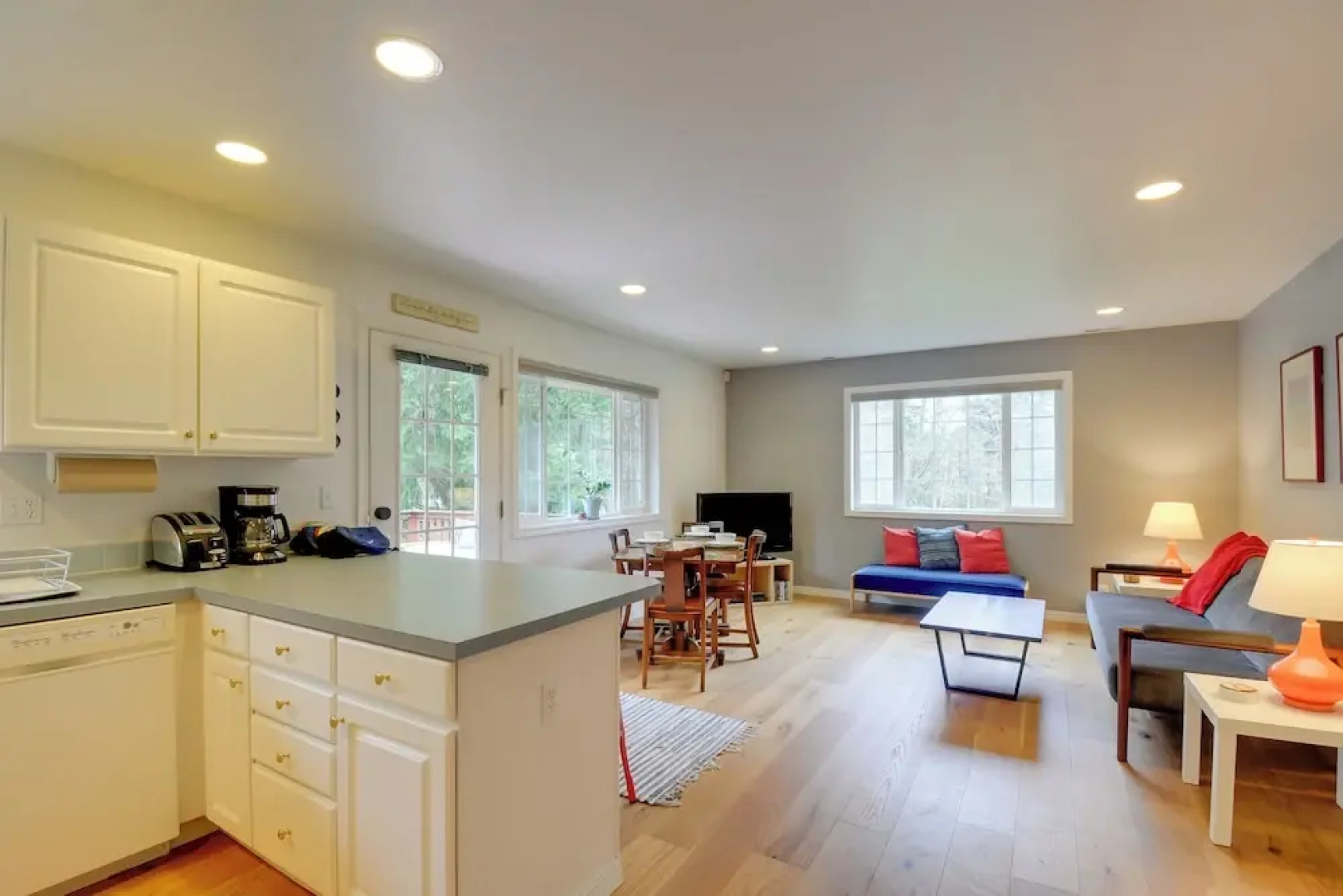 Central 4-acre Cottage w/ Deck: Walk to Bay!