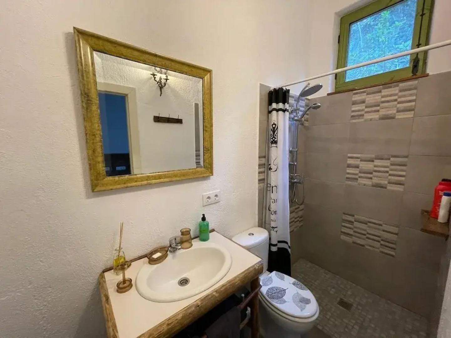 Aurora 2-bed Cottage - Sleeps 4 - Montseny Park