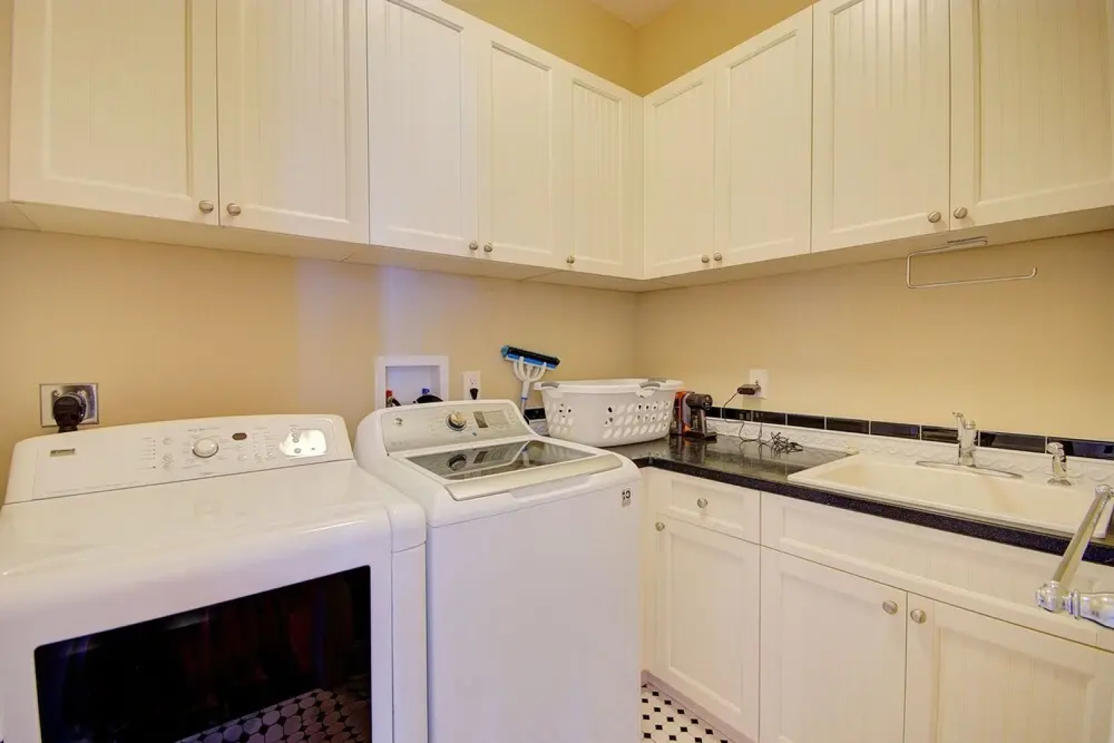 Ultimate Island Getaway - Monthly Beach Rental 4 Bedroom Home by RedAwning
