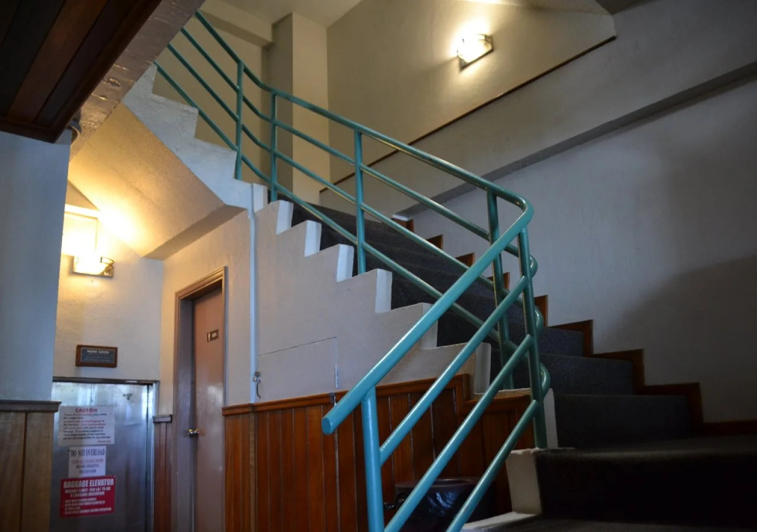 West Plaza Hotel by the Sea