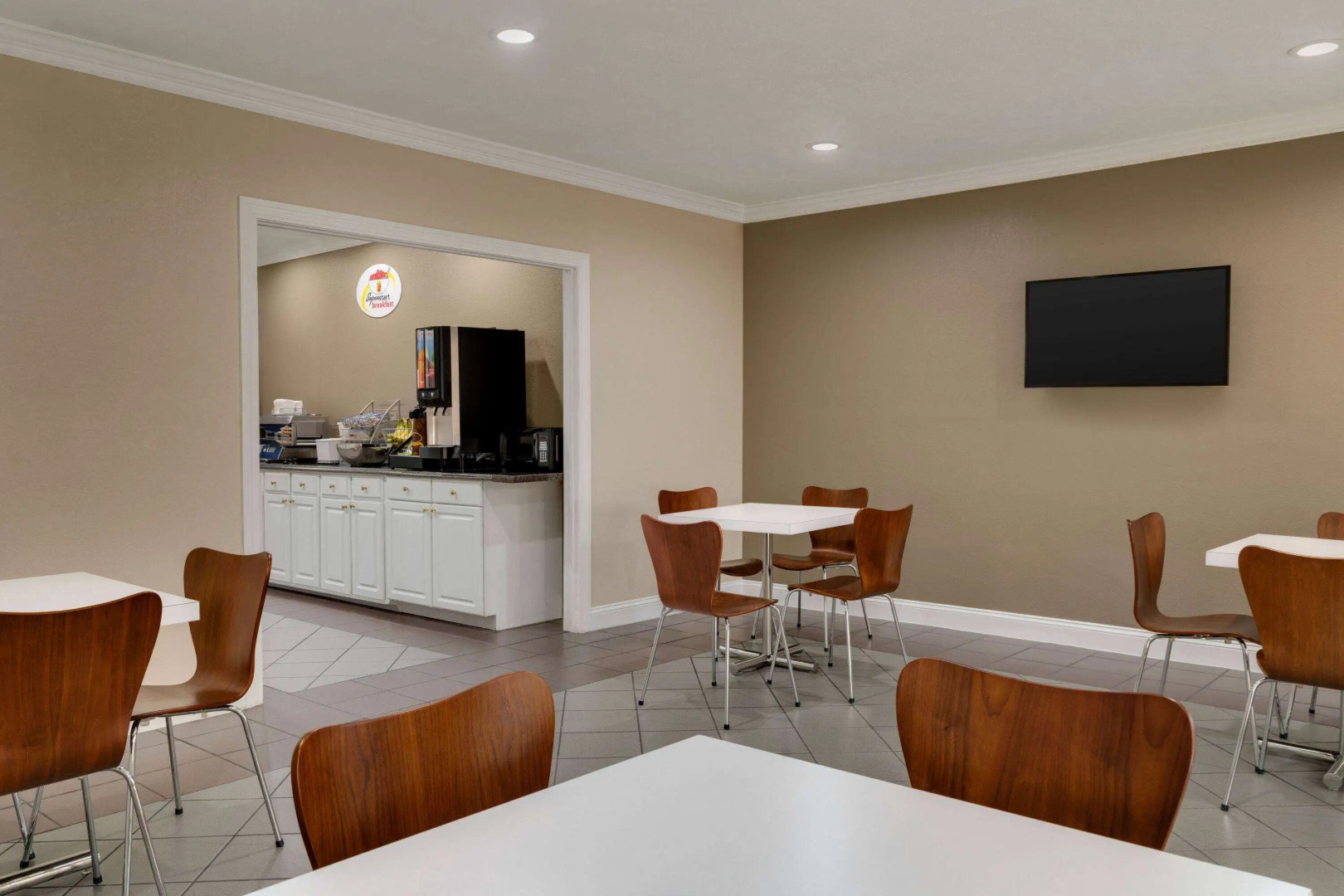 Super 8 by Wyndham Pearl/Jackson/East