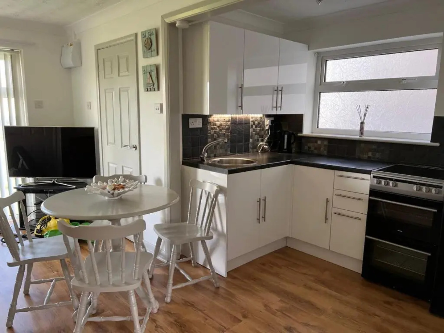 Gone To the Beach Flat 1